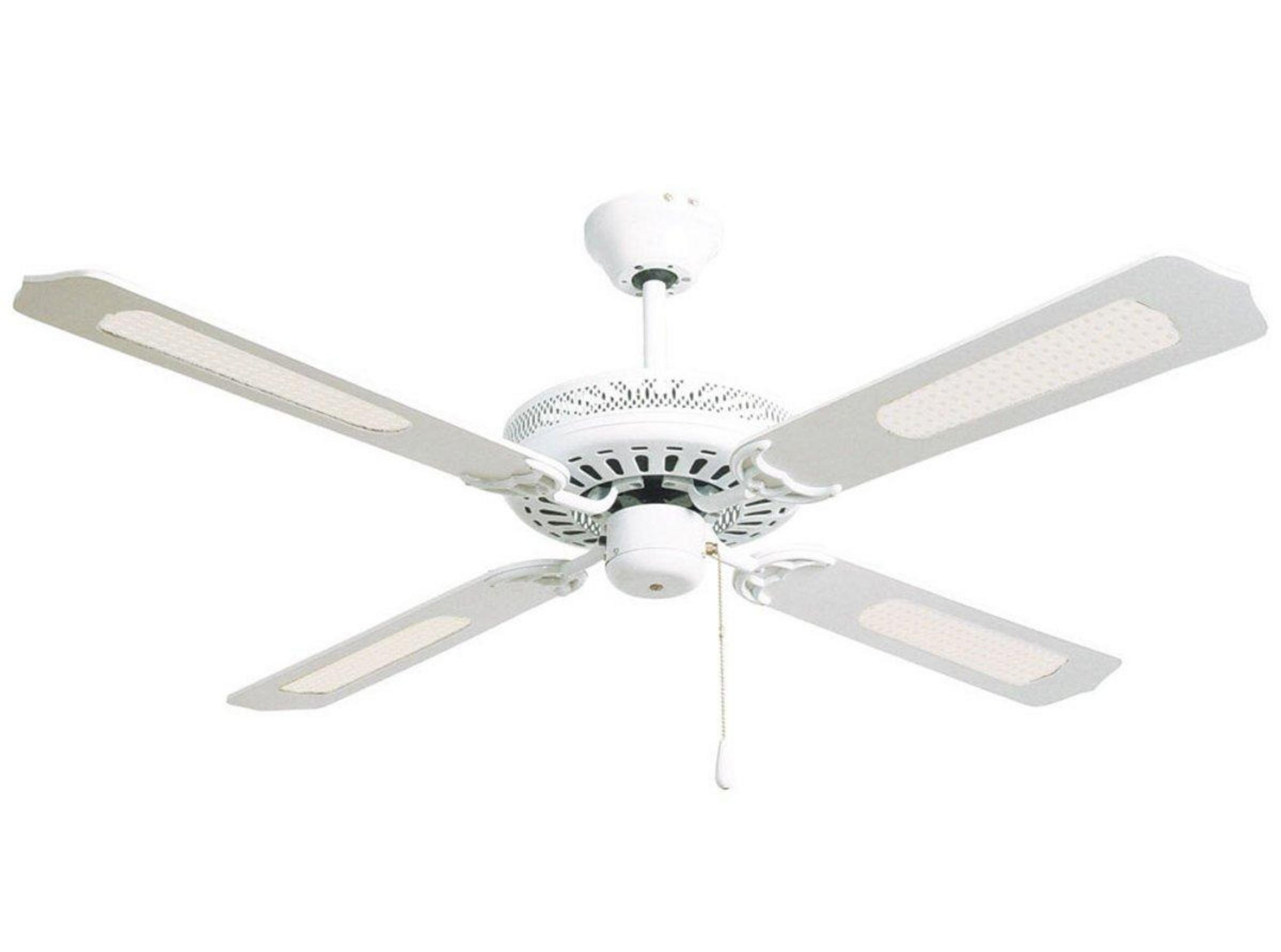 Un ventilatore da soffitto bianco con quattro pale e motivi decorativi.