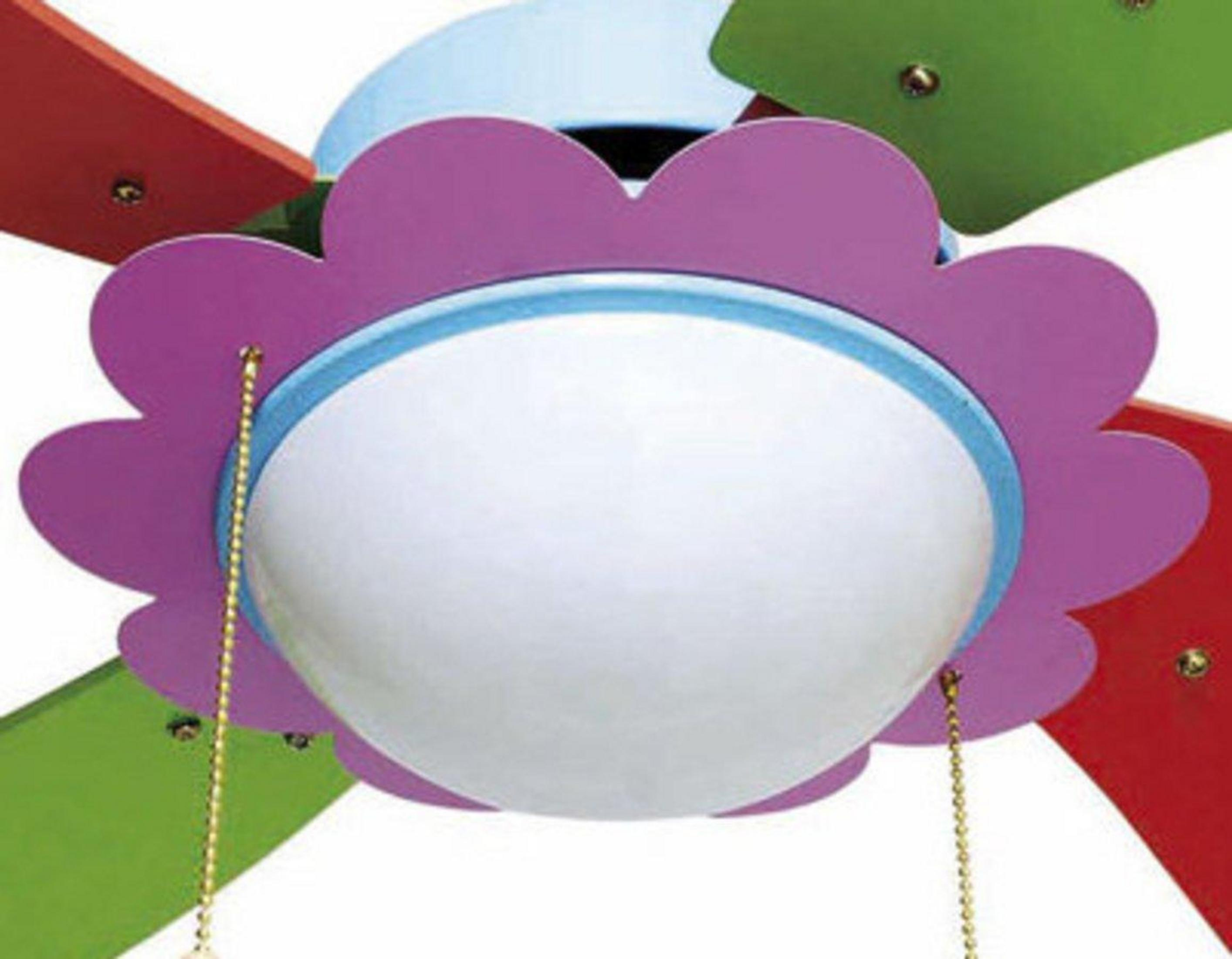 Ventilador de techo colorido con lámpara azul y detalles de pétalos morados.