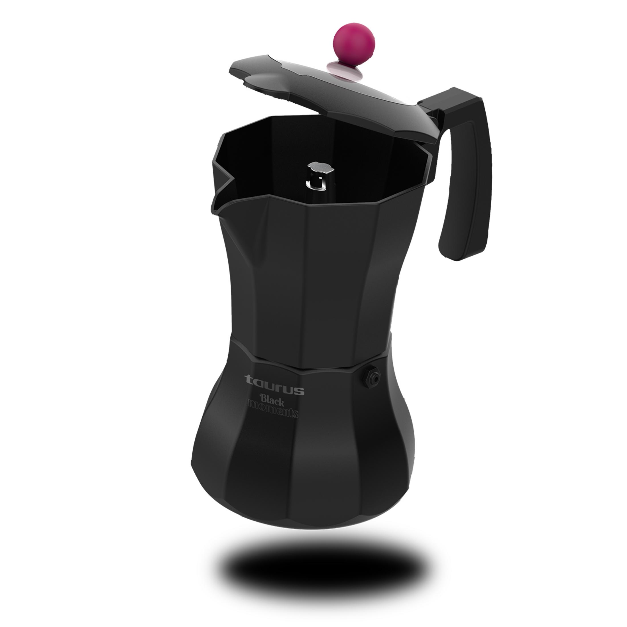Moka nera con coperchio aperto e pomello rosa. Marca: Taurus.