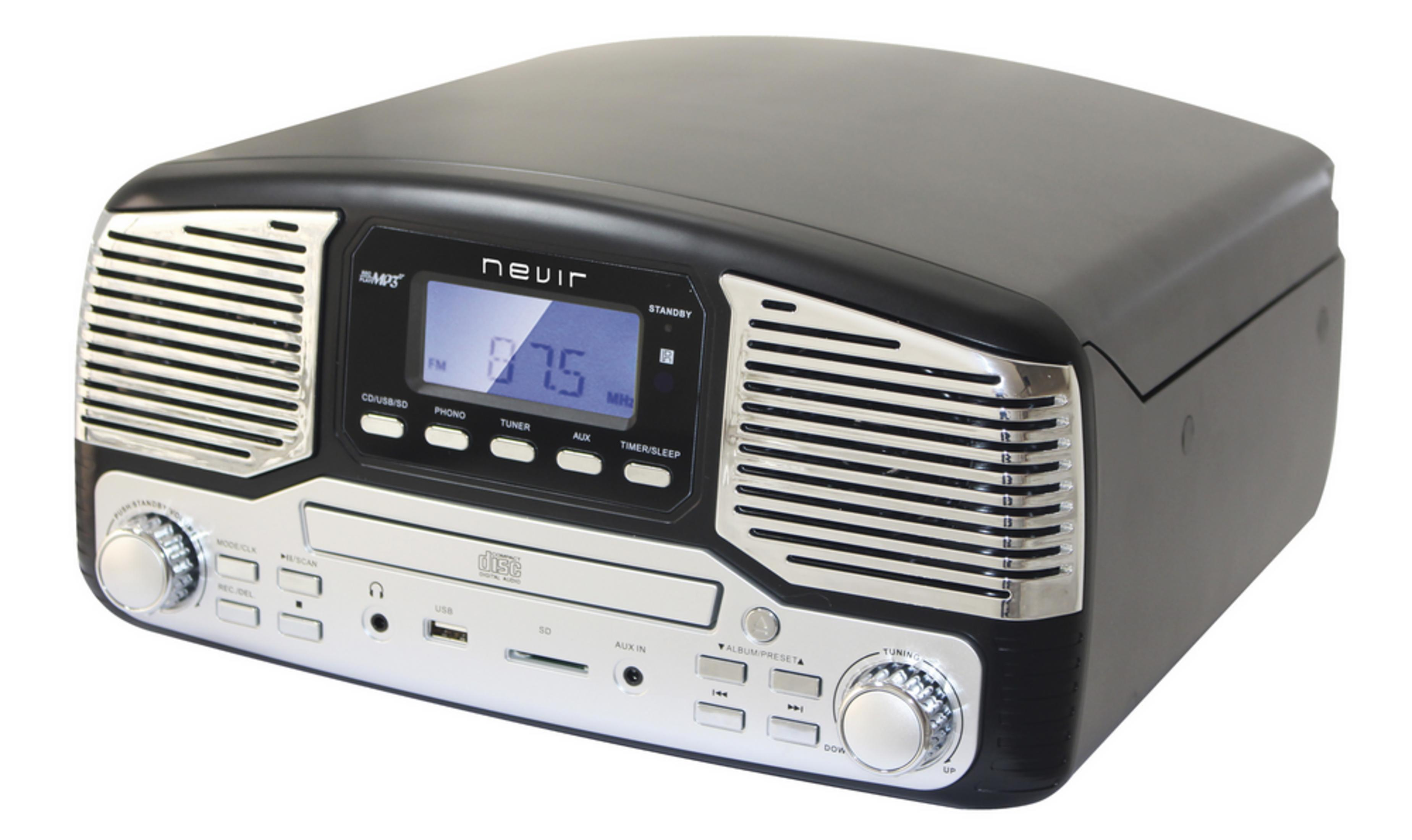 Un reproductor de CD negro y plateado con radio, USB y ranura para tarjeta SD.