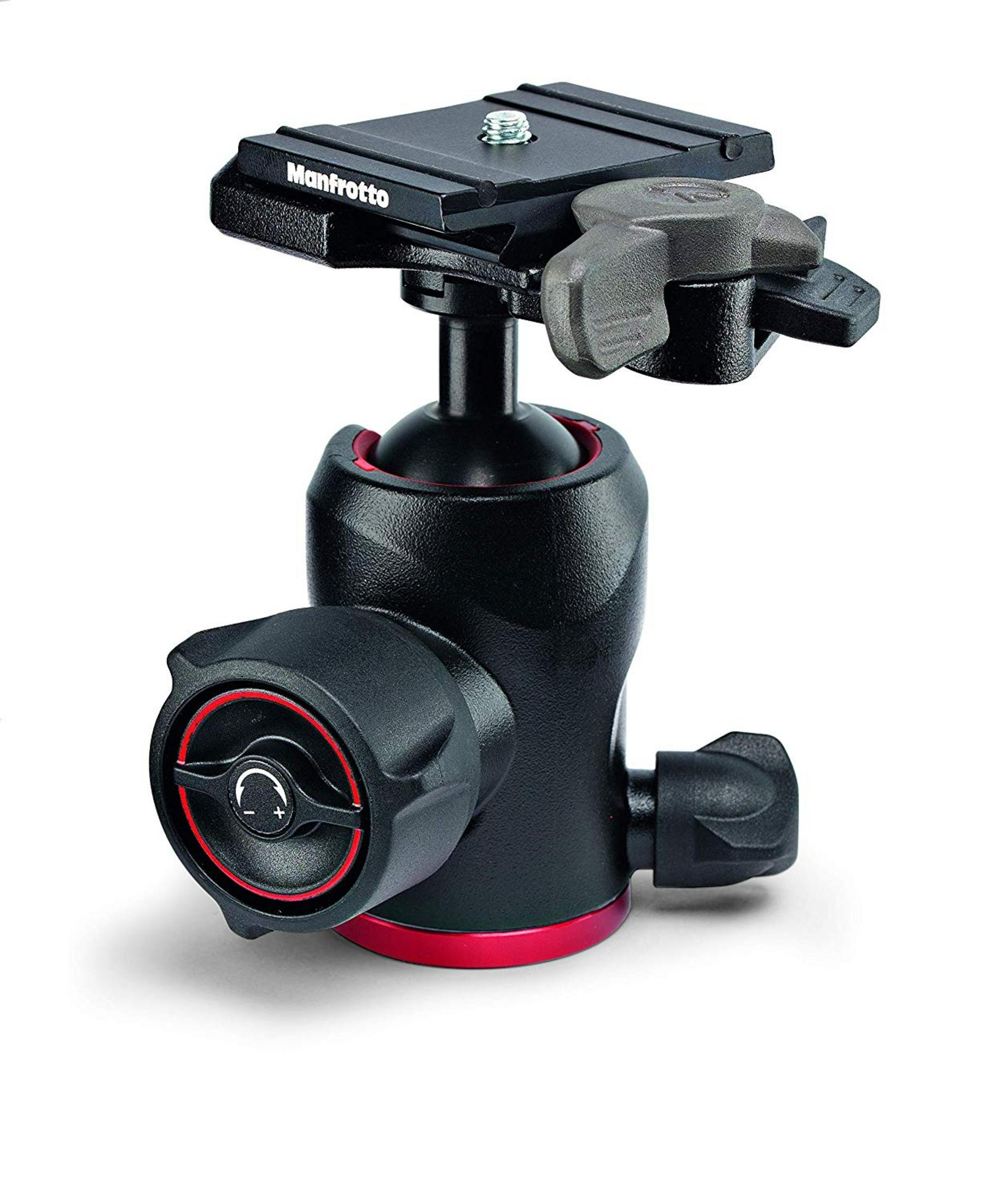 Un rótula Manfrotto negra con detalles rojos, primer plano.