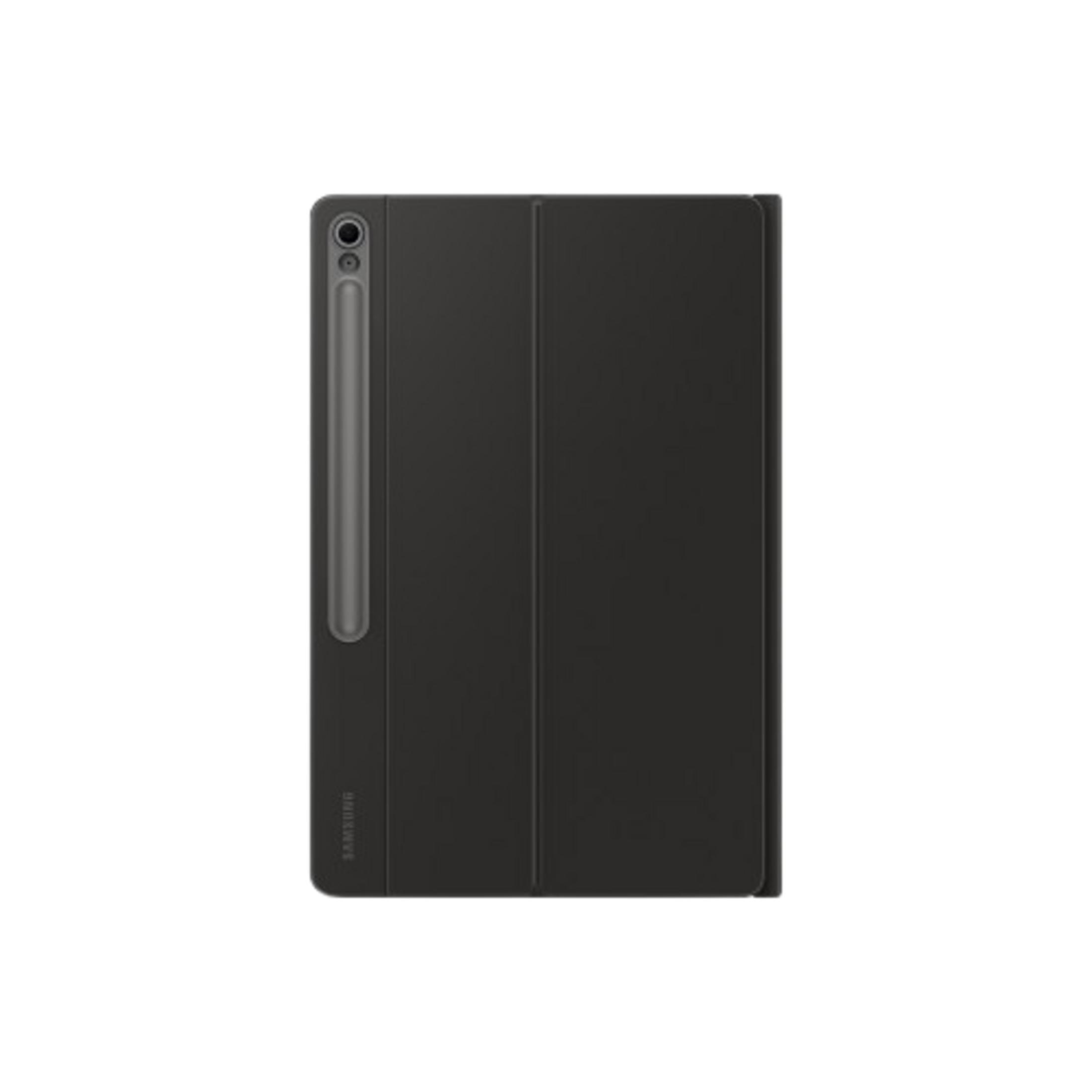Tableta negra con lápiz óptico y funda plegable, logo Samsung.