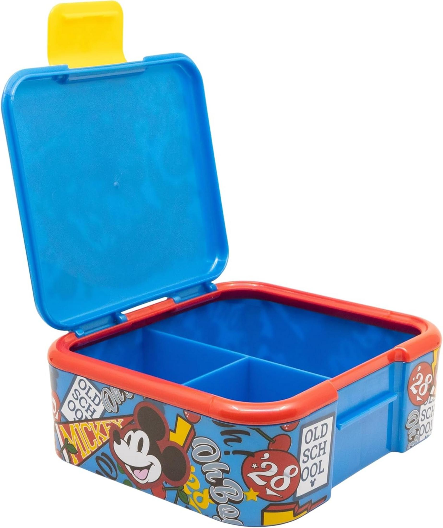 Una lonchera azul de Mickey Mouse con cierre de tapa amarillo. Tiene compartimentos.