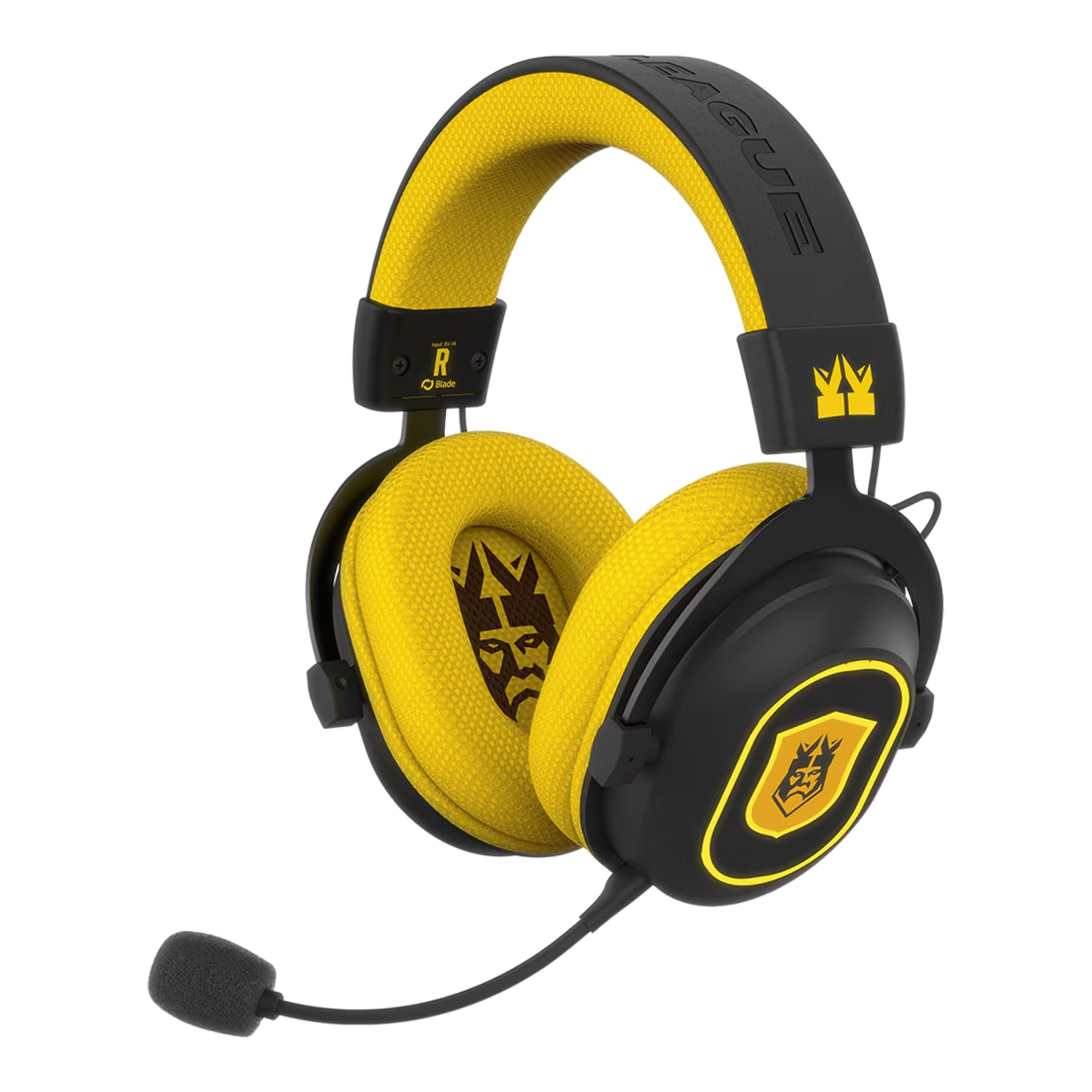 Cuffie da gaming nere con accenti gialli e microfono.