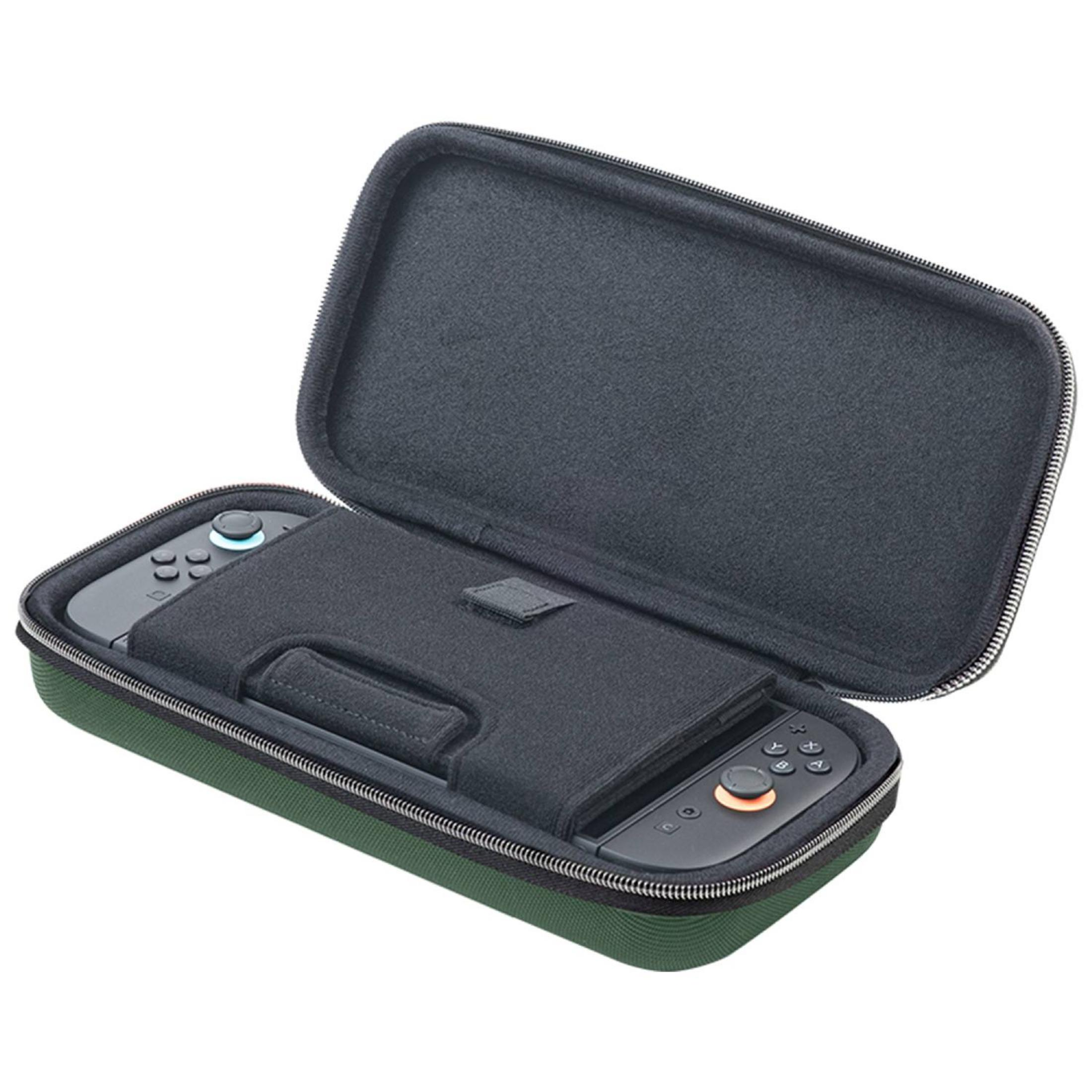 Funda verde con cremallera abierta, que contiene una consola de juegos gris.
