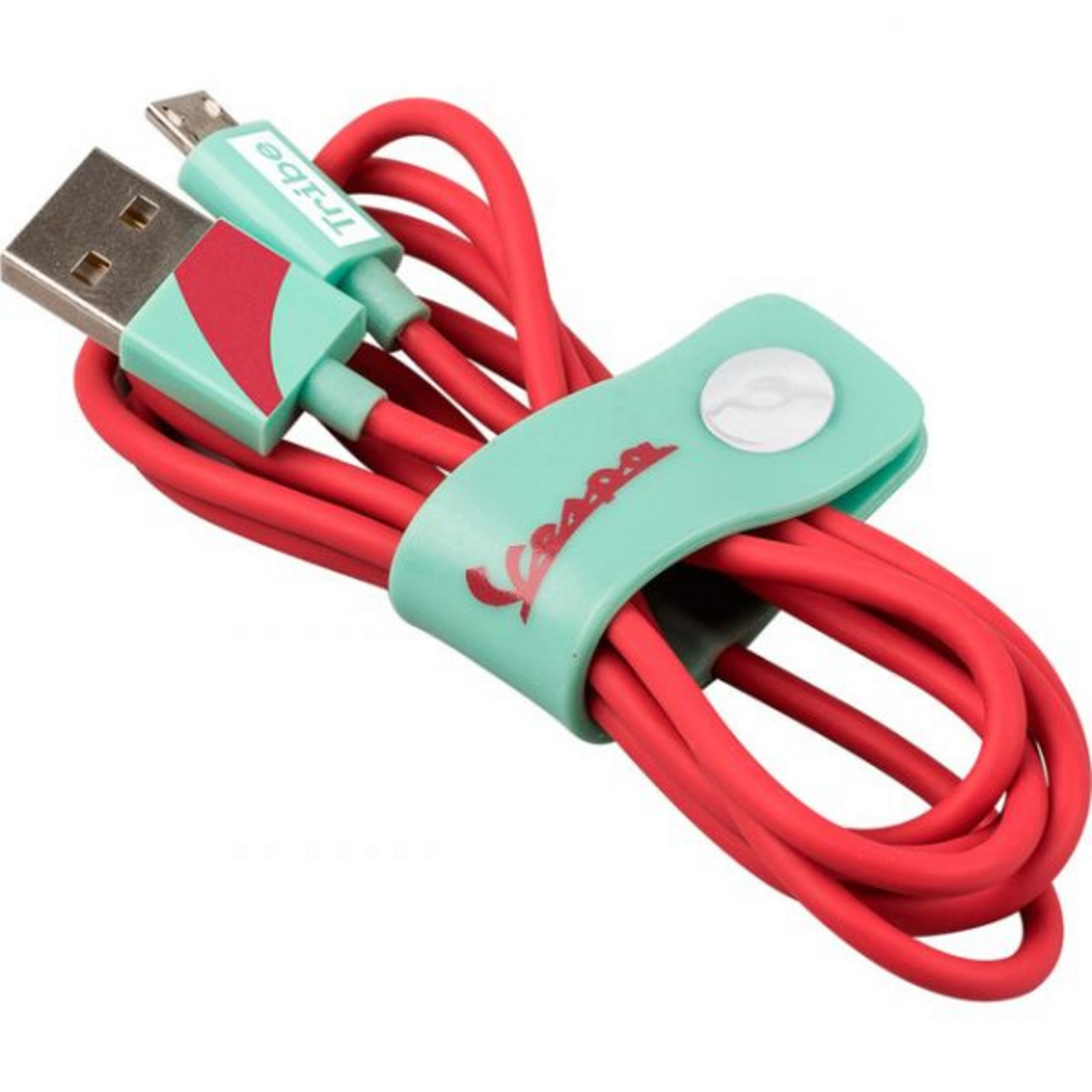 Un cavo USB rosso con banda turchese e logo Vespa.