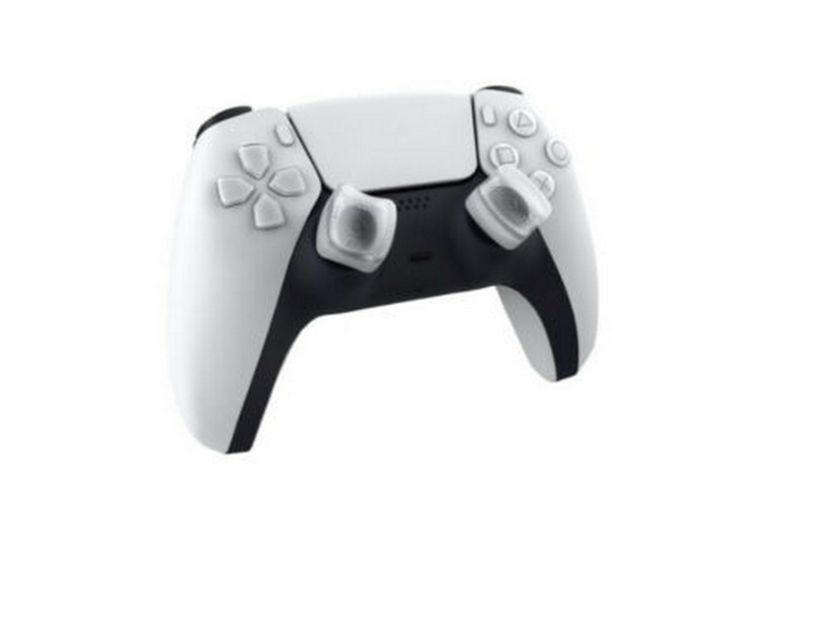 Un mando de videojuegos blanco y negro con botones y joysticks.