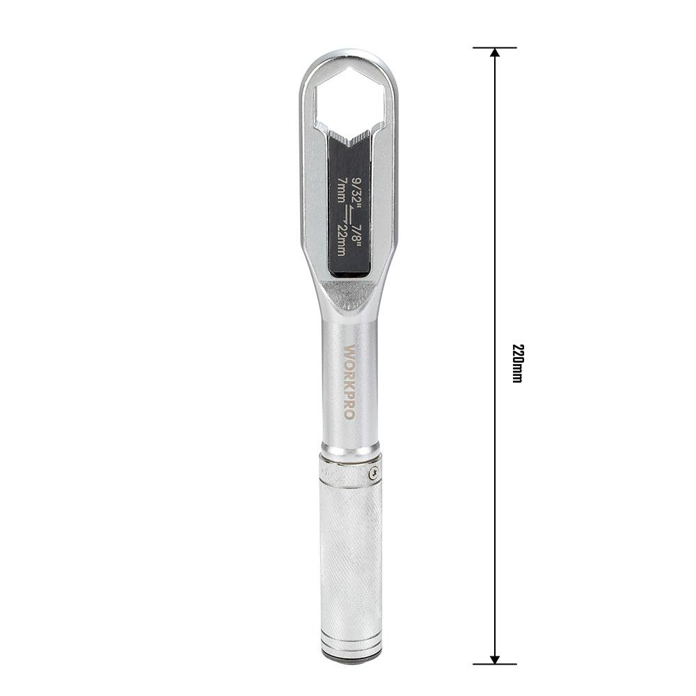 Doku edilmiş saplı gümüş anahtar, üzerinde 7 mm, 22 mm, 9/32", 7/8" ölçüleri işlenmiş.