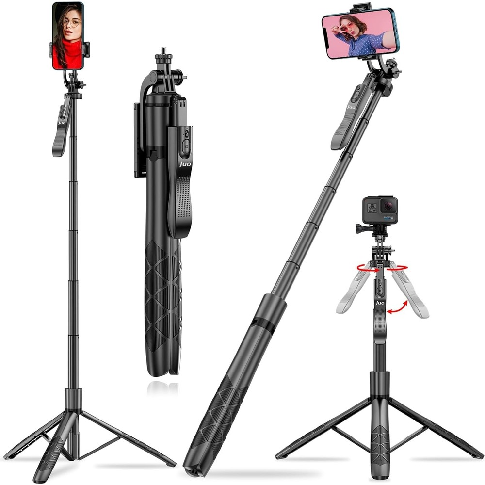 Akıllı telefon ve GoPro yuvalı siyah uzatılabilir selfie çubuğu ve tripod.