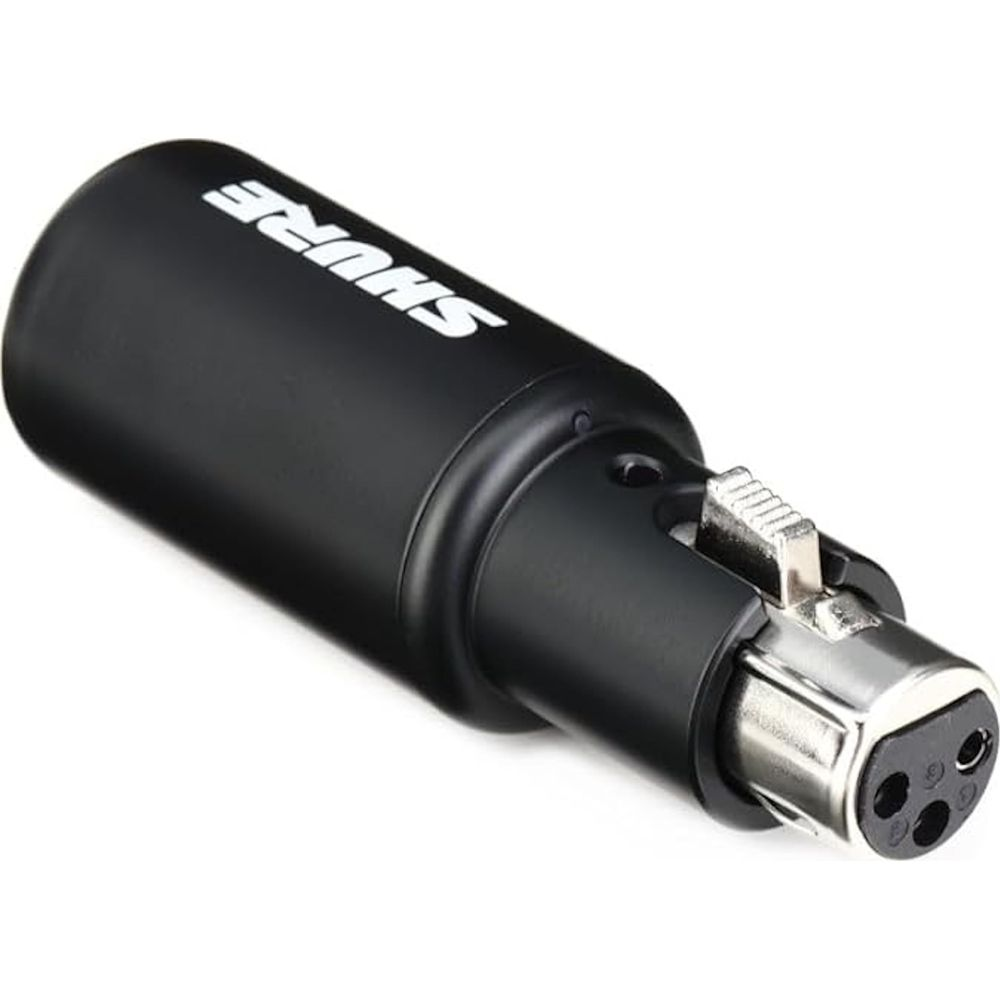 Czarny adapter XLR Shure ze srebrną wtyczką trójpinową.