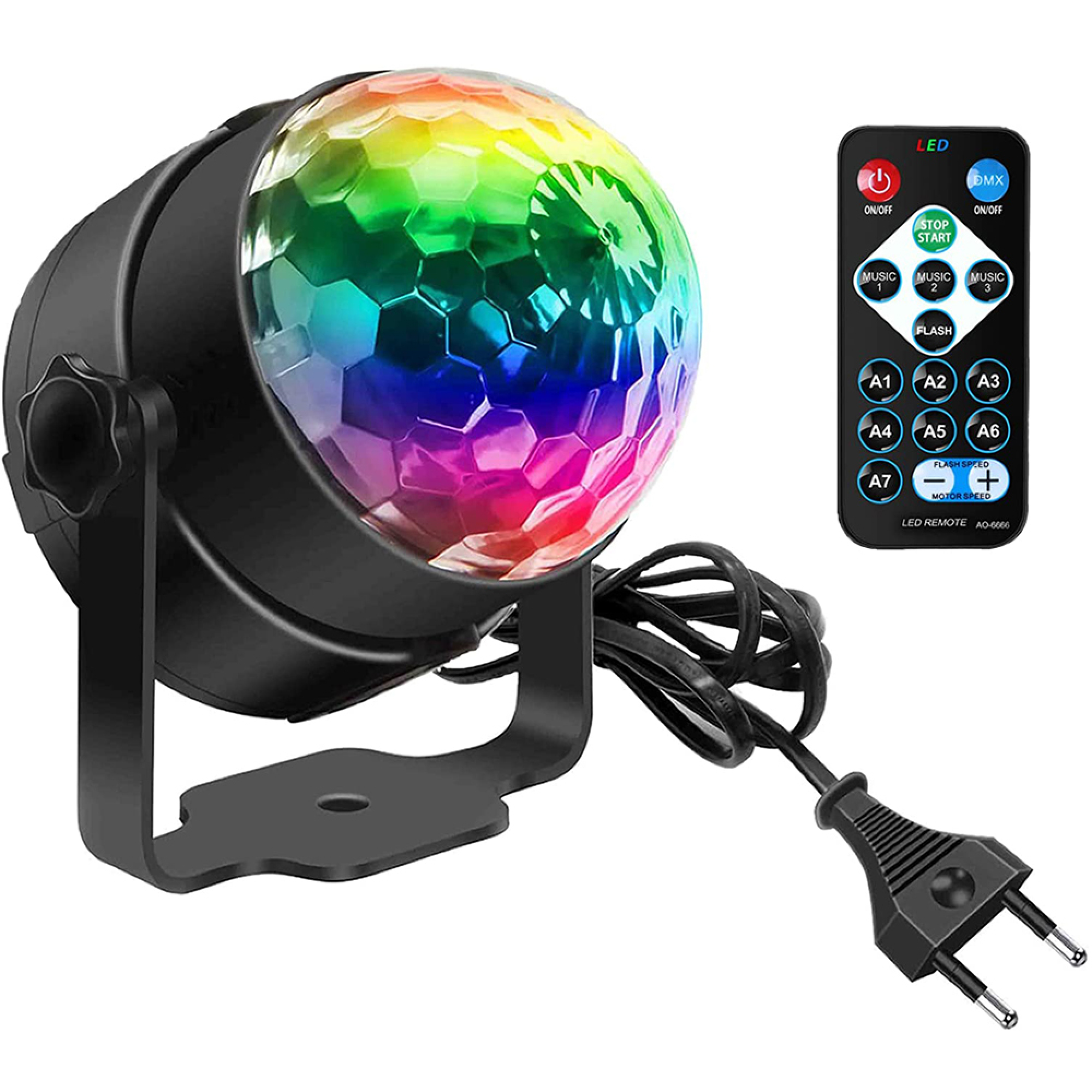 Eine Discokugel mit Regenbogenfarben und eine Fernbedienung auf weißem Hintergrund.