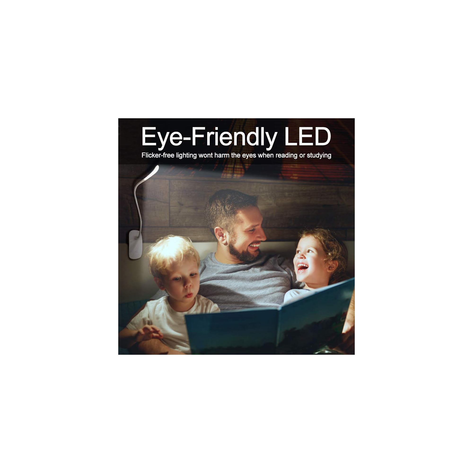 Mann liest mit zwei Kindern ein Buch, beleuchtet von einer LED-Lampe.