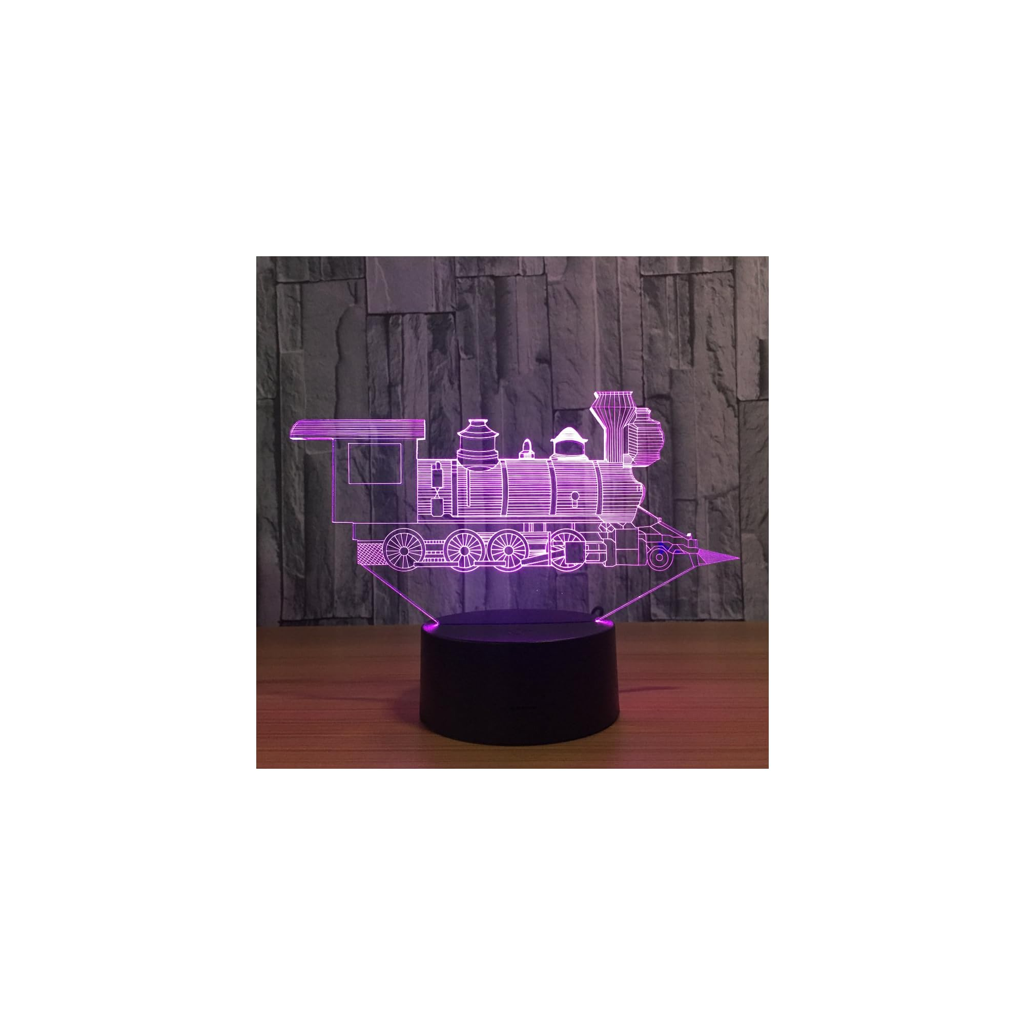 Eine violette 3D-Lampe in Form einer Lokomotive auf einem Holztisch.
