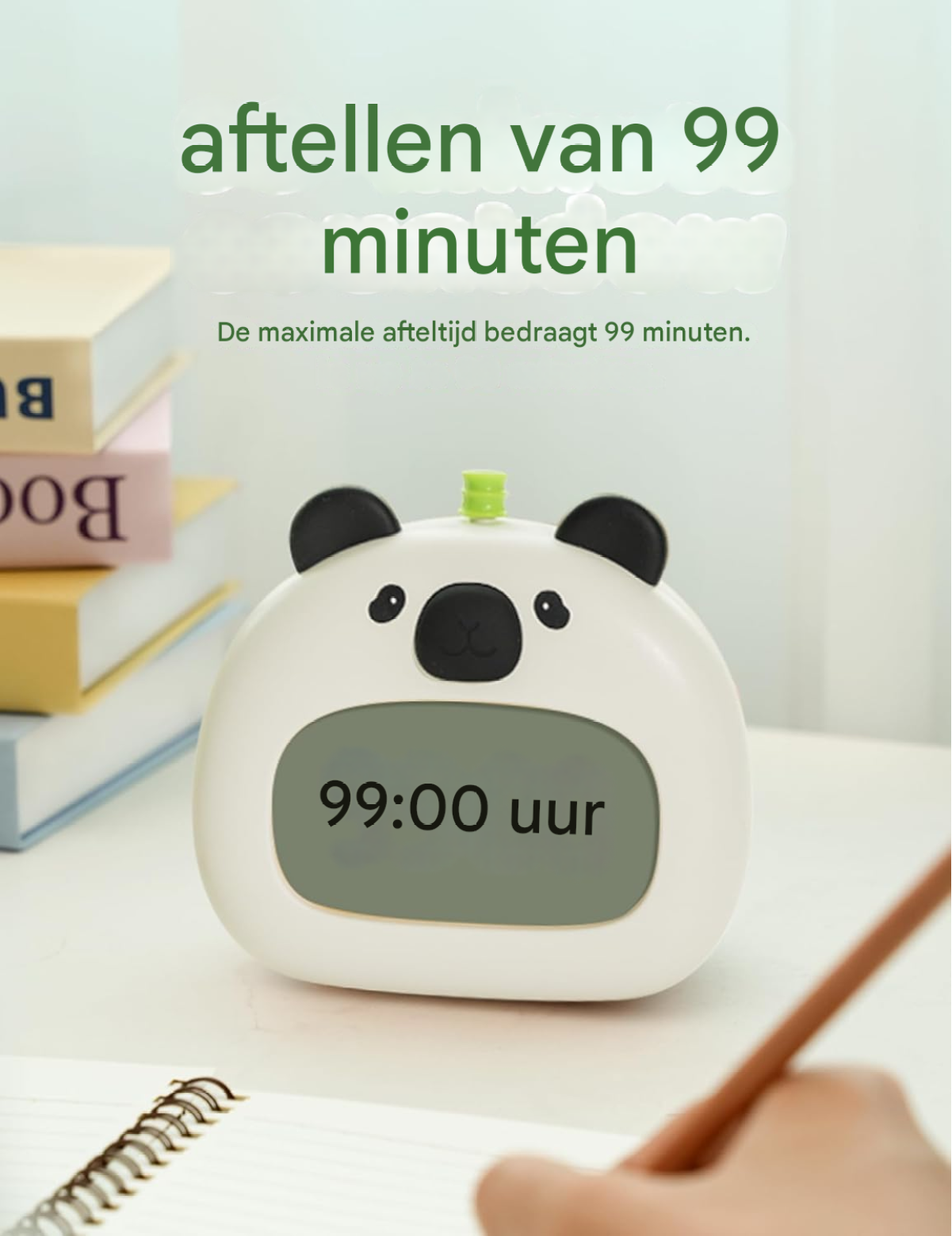 Ein Panda-Timer zeigt 99:00 Uhr an, daneben liegen Bücher.