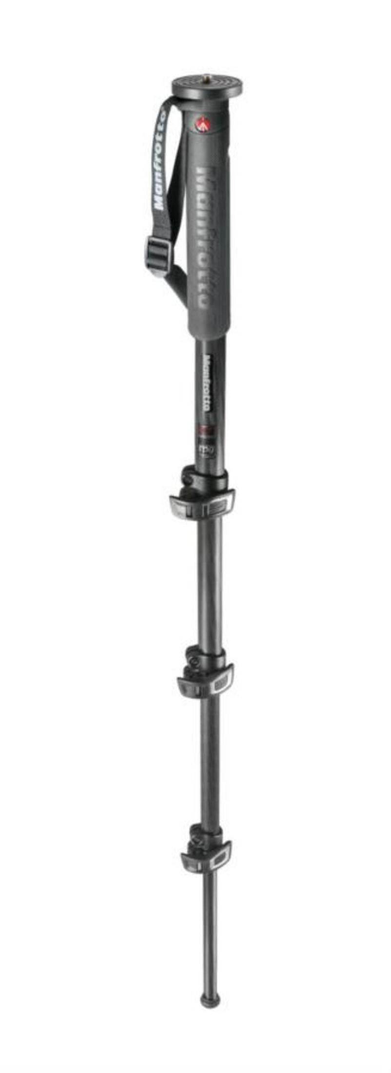 Ein grauer Manfrotto Einbeinstativ mit schwarzen Clips. Es ist auf weißem Hintergrund.