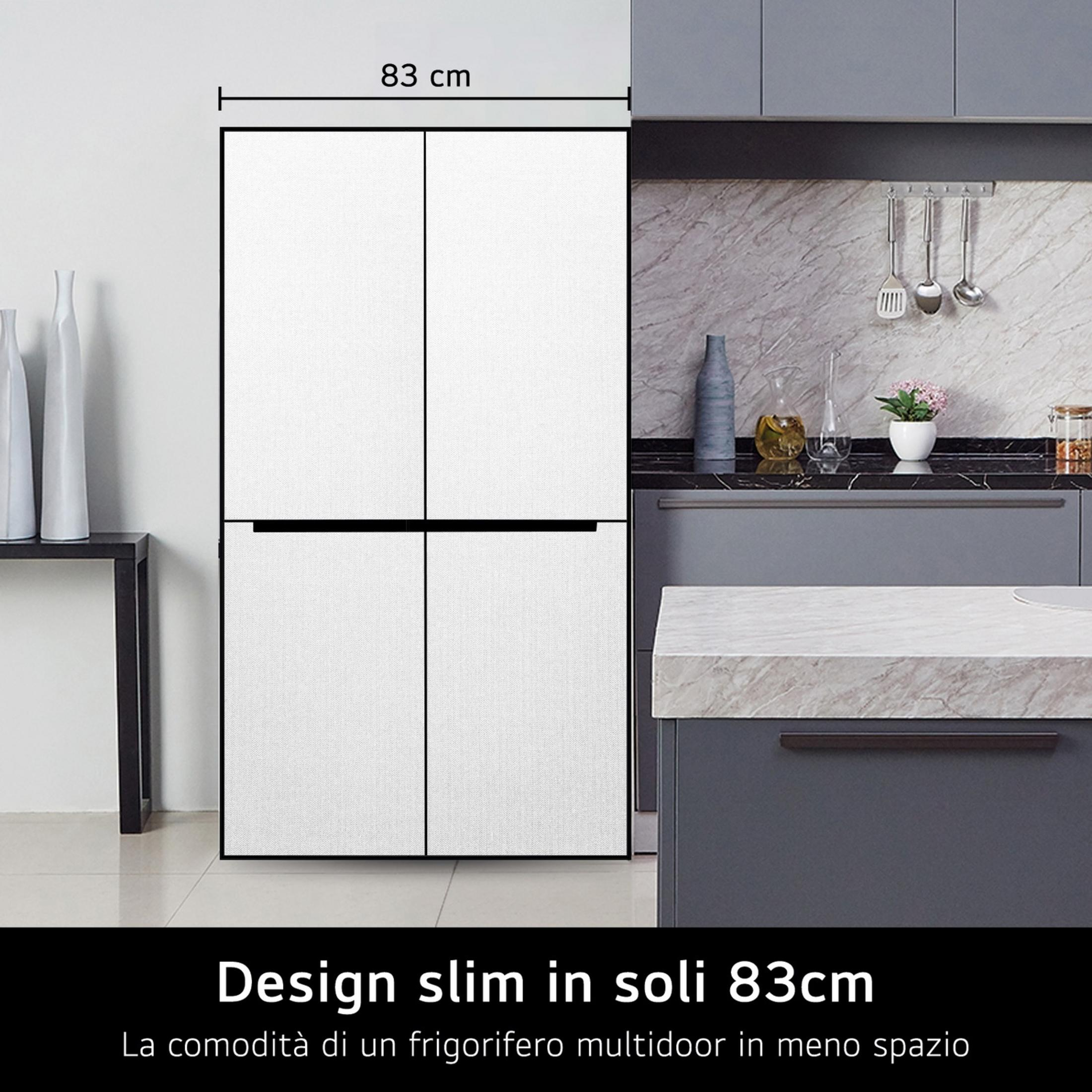 Un frigorifero slim a 4 porte da 83cm in un ambiente cucina.