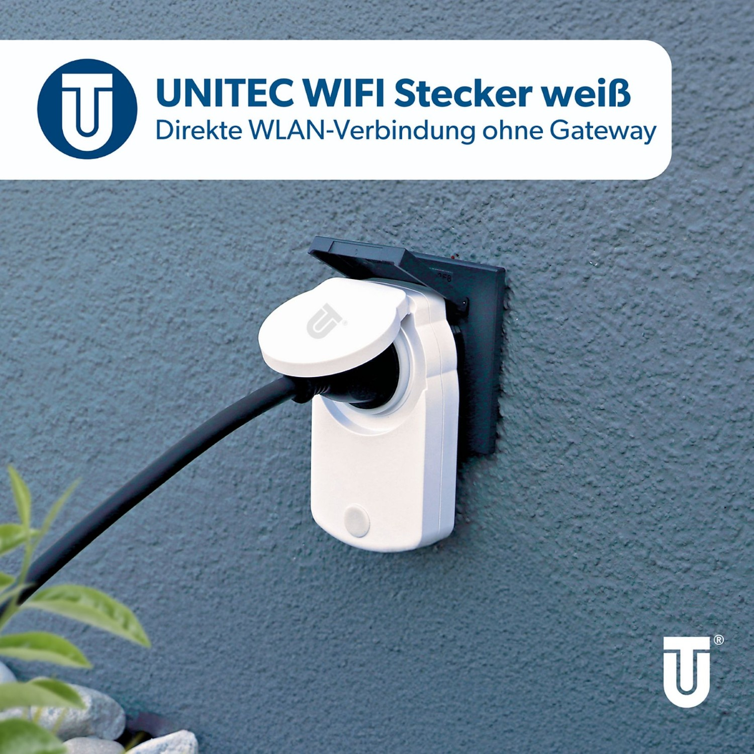 Weißer UNITEC WiFi Stecker an Steckdose angeschlossen, mit schwarzem Kabel.