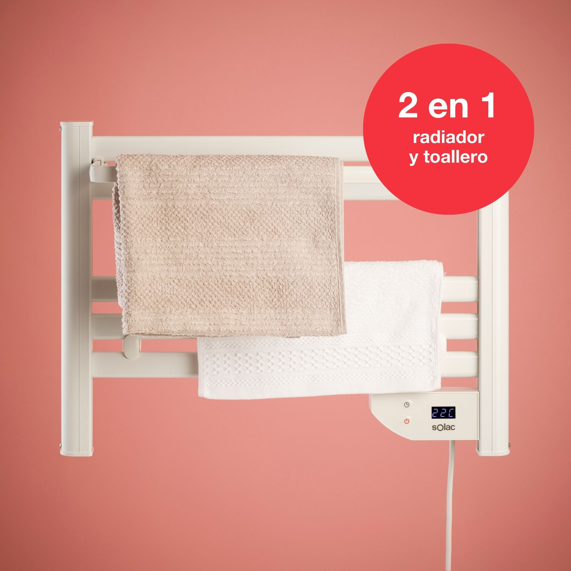 Un toallero blanco con dos toallas, beige y blanco.