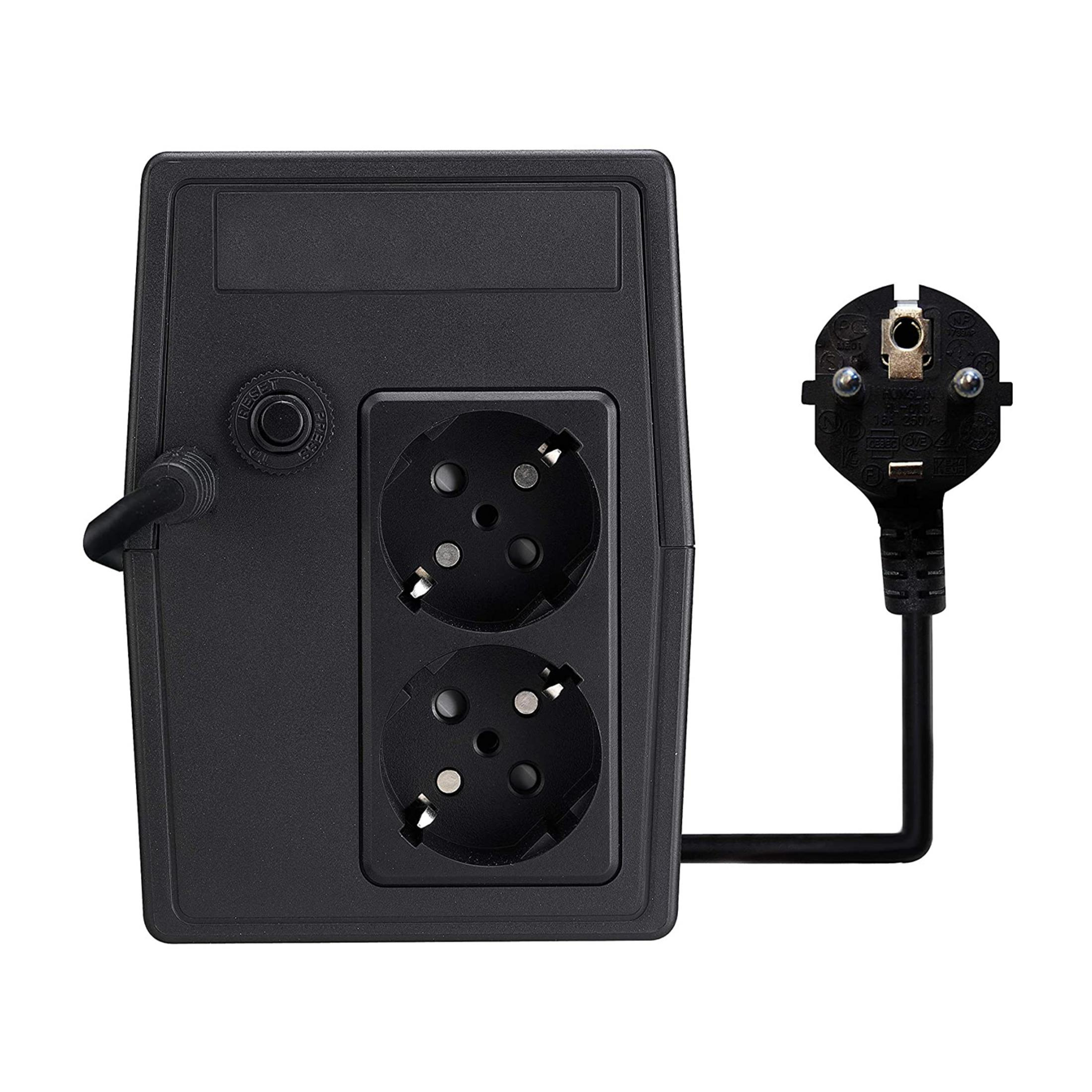 Adaptador de corriente negro con dos enchufes y un botón de reinicio.