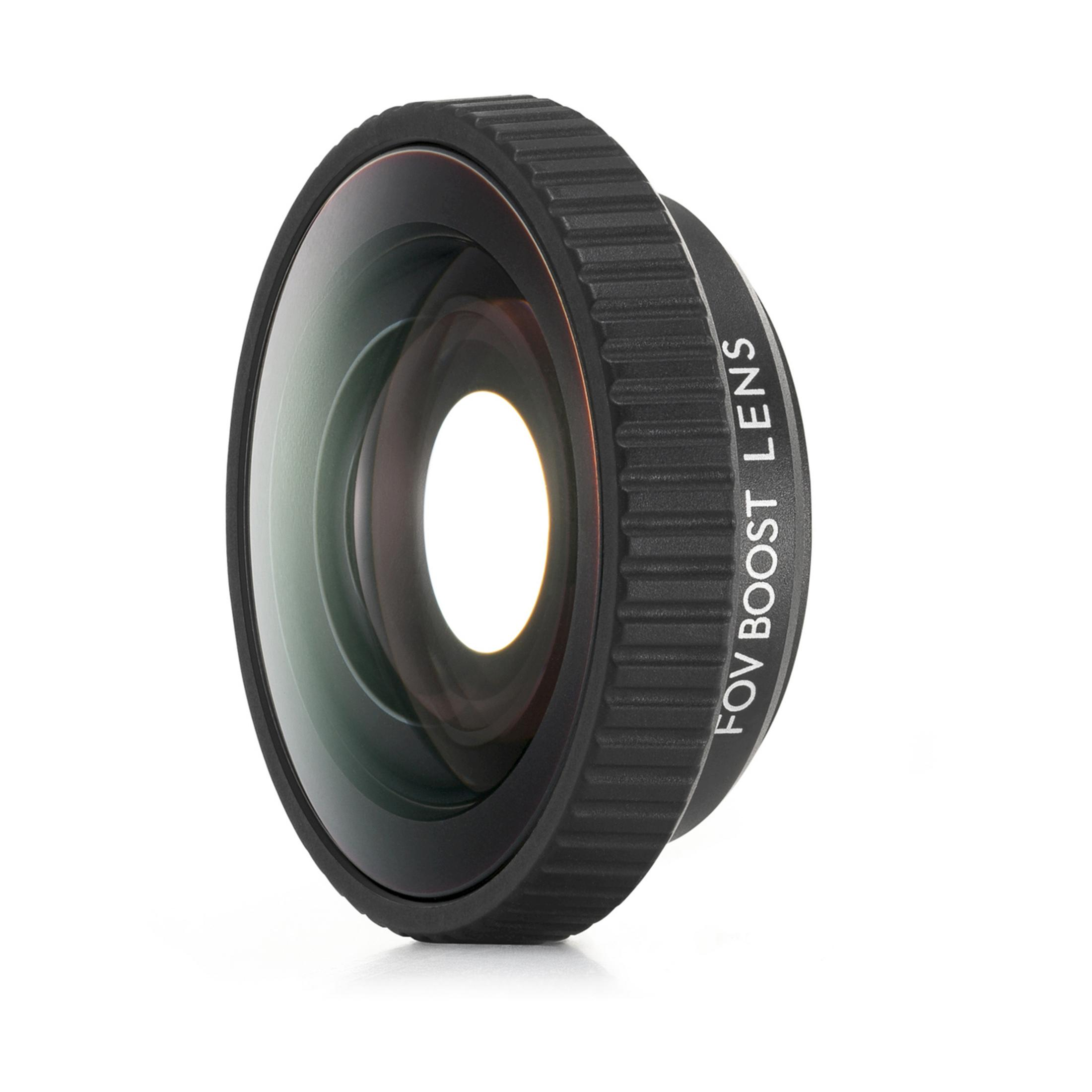 Un obiettivo nero con la scritta "FOV BOOST LENS" su sfondo bianco.
