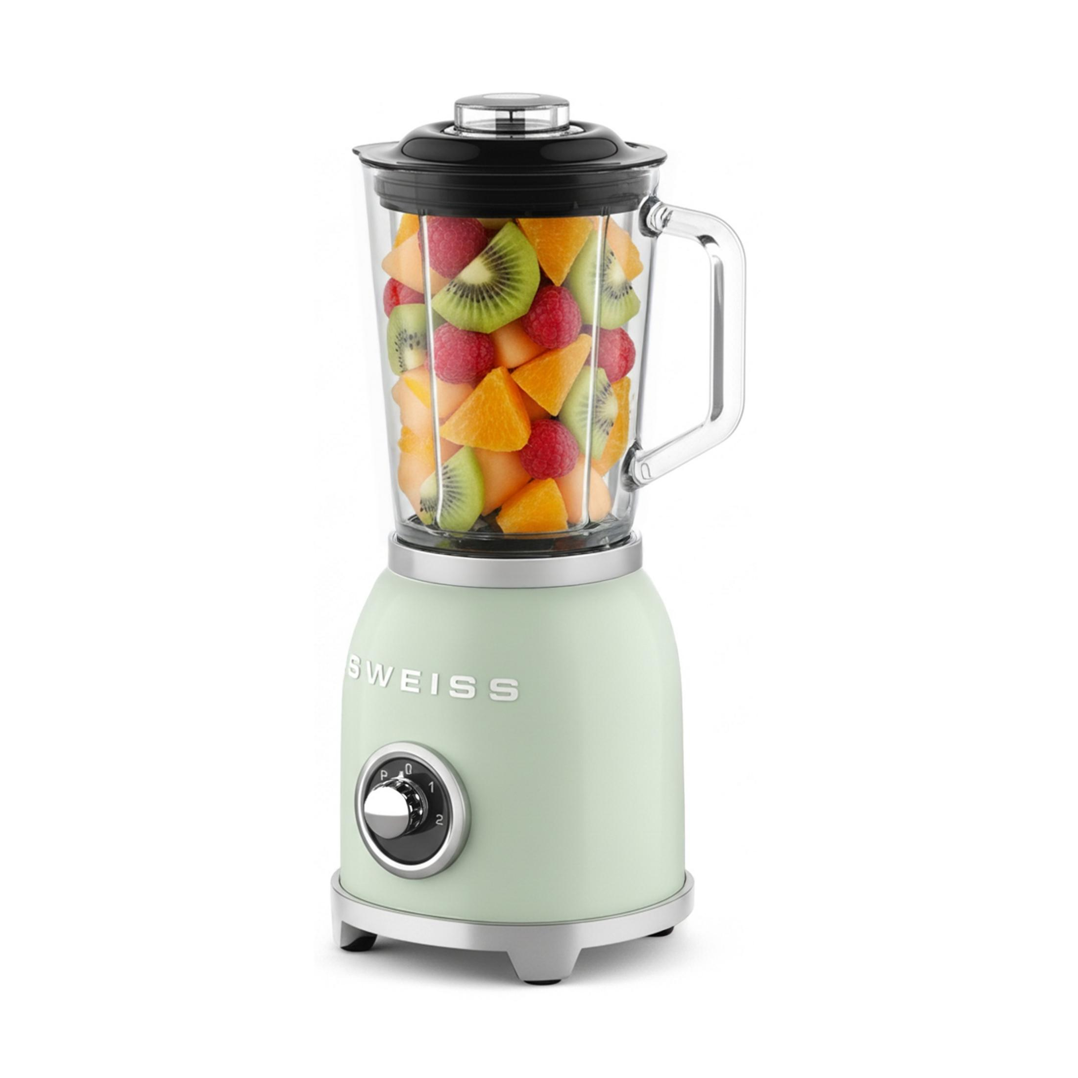 Una licuadora verde con trozos de kiwi, naranja y frambuesas en el vaso.