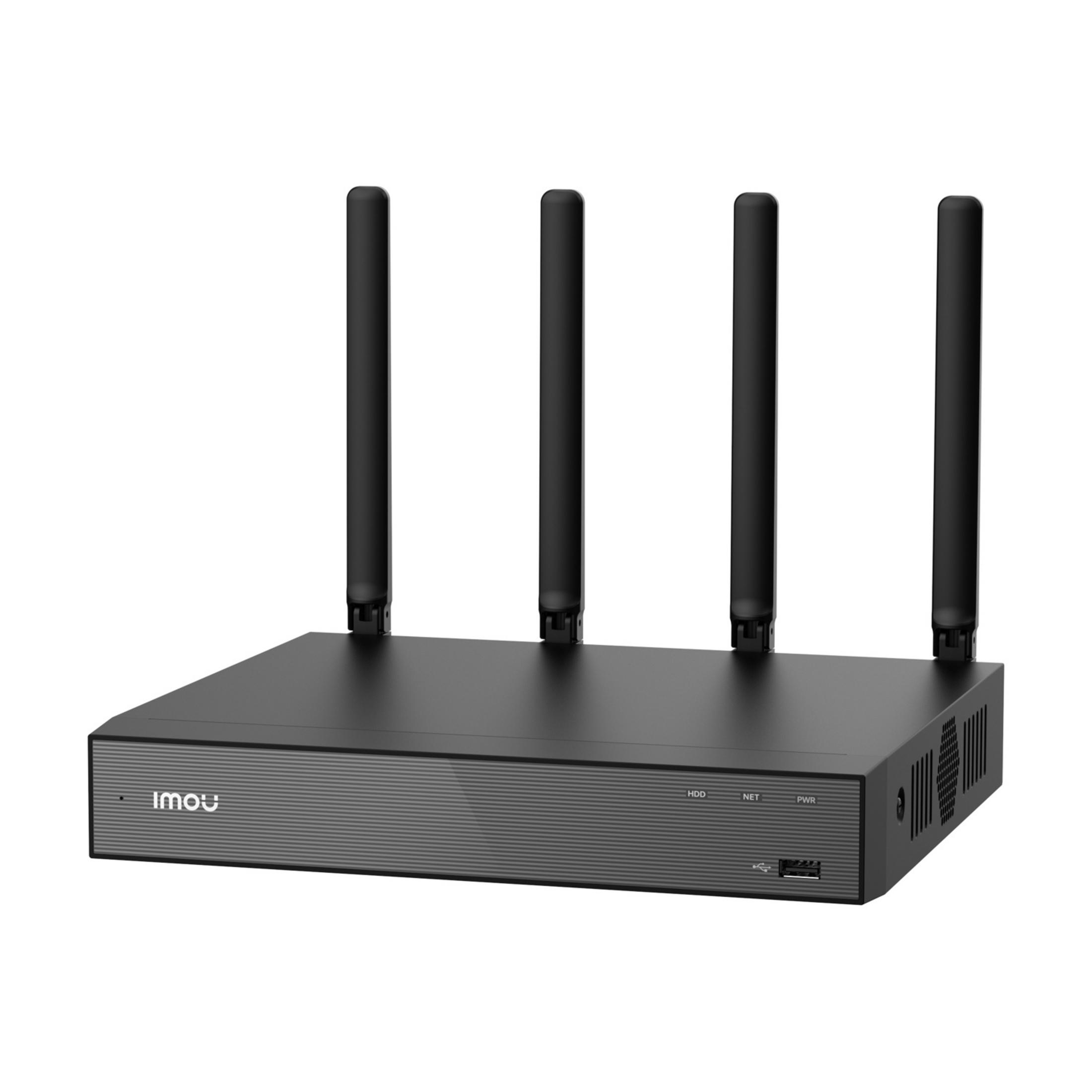 Un router nero con quattro antenne si trova su sfondo bianco.
