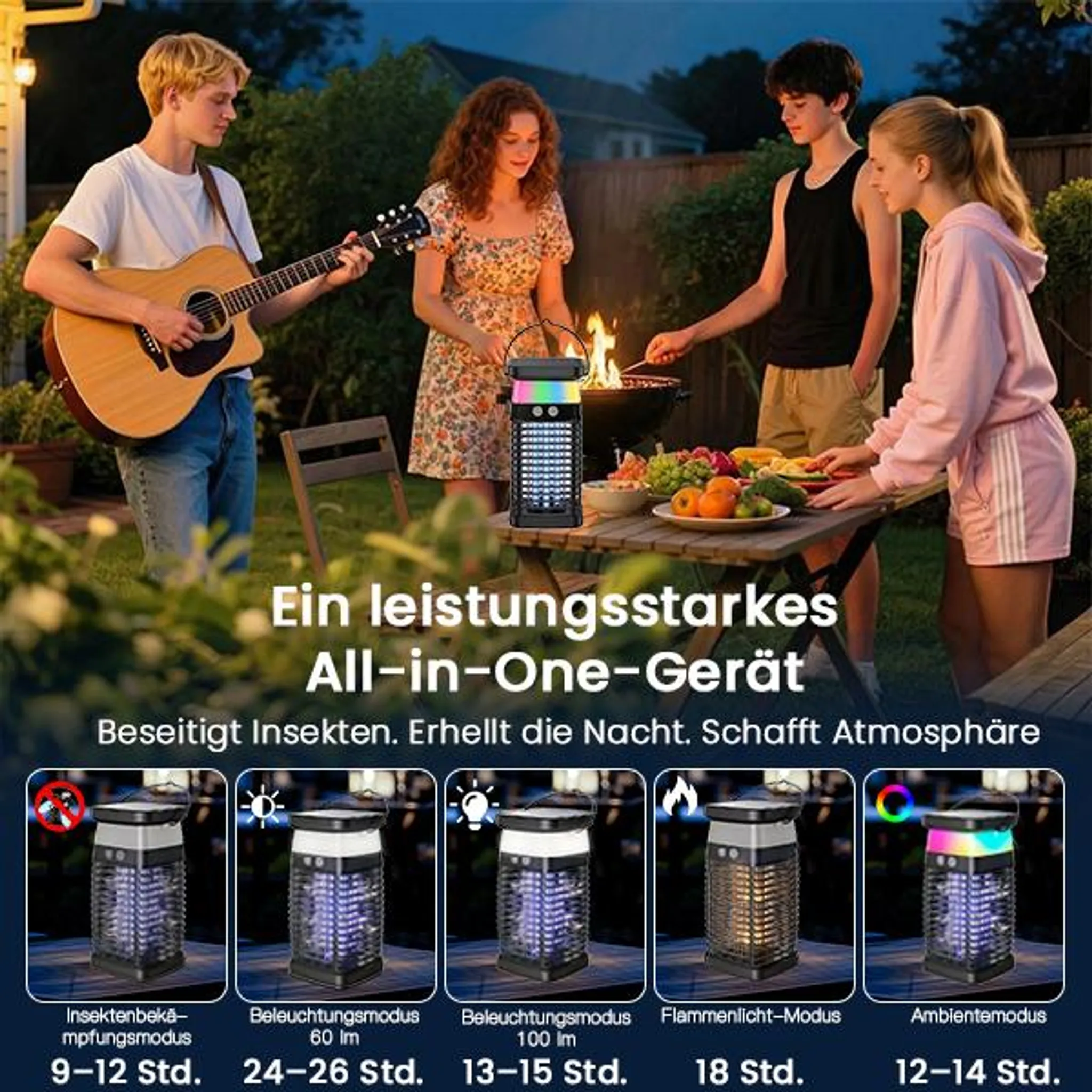 Vier junge Leute feiern im Garten, einer spielt Gitarre, am Grill, mit Insektenvernichter.