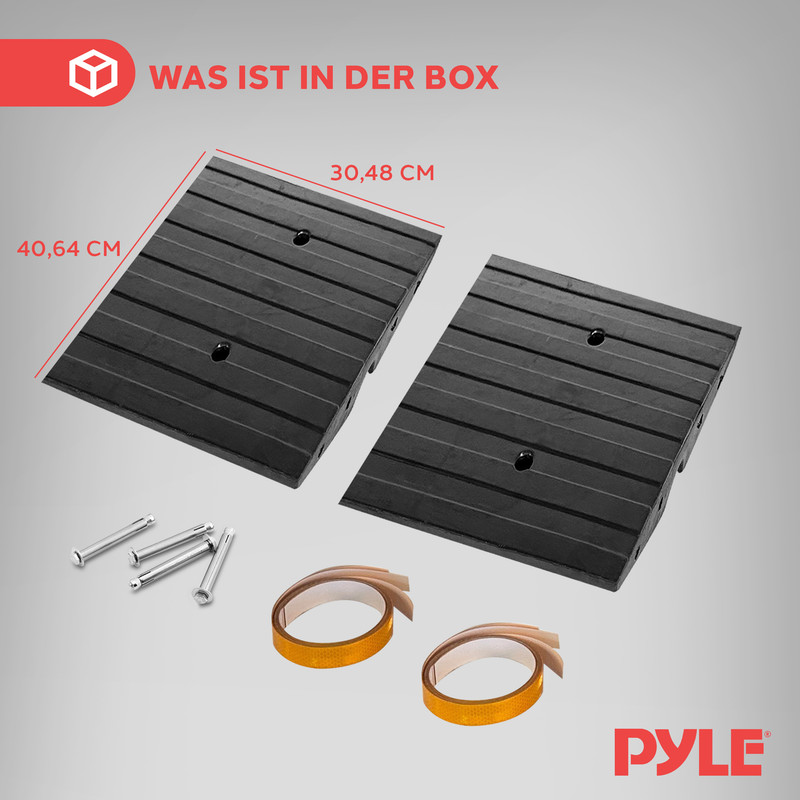 Schwarze Rampen mit Befestigungsmaterial und reflektierendem Klebeband.