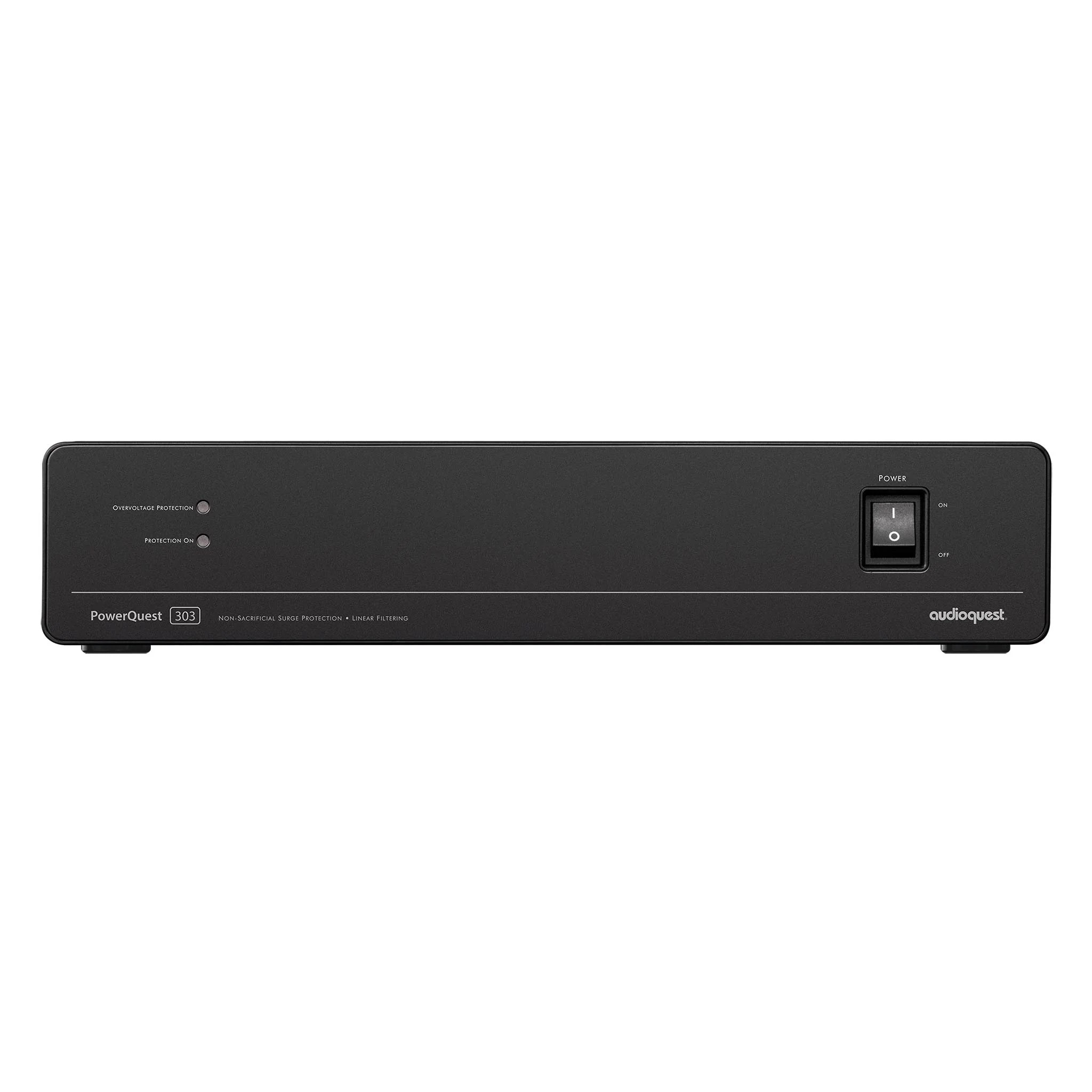 Güç anahtarı ve gösterge ışıkları olan siyah AudioQuest PowerQuest 303 cihaz.
