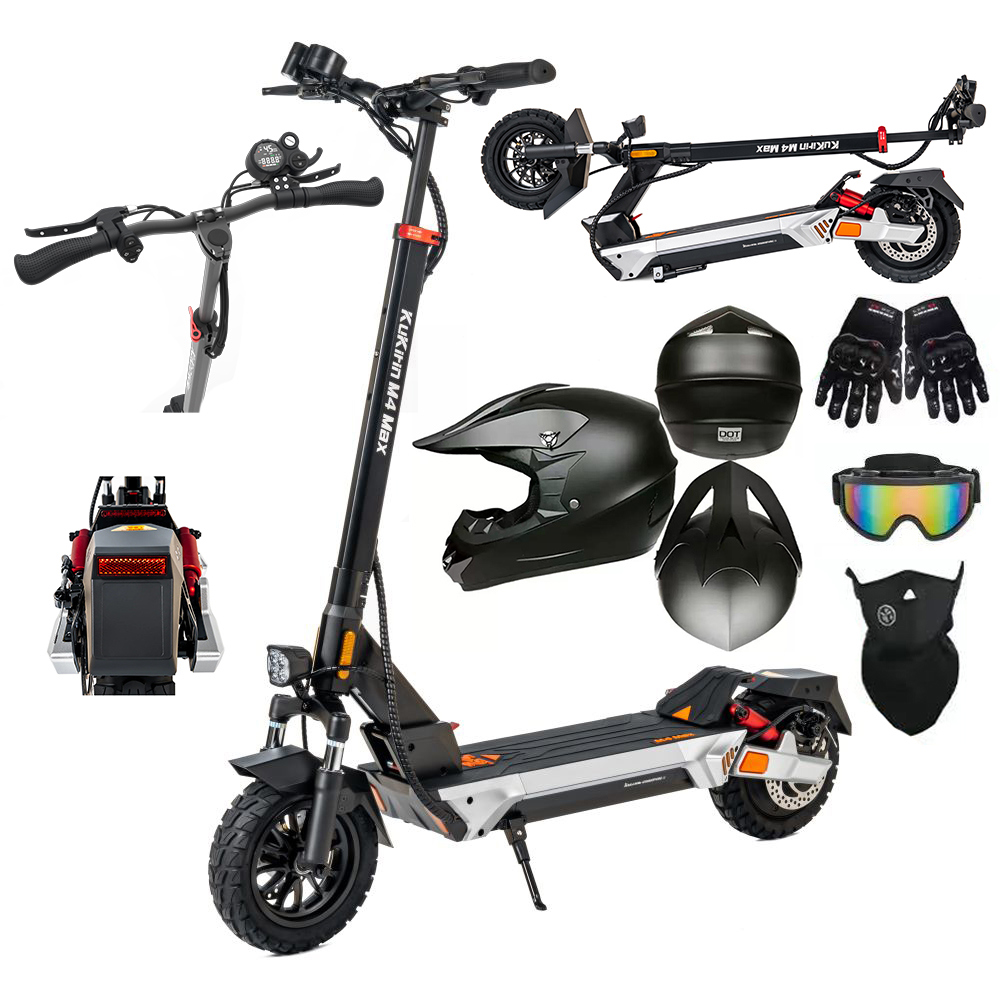 Uno scooter elettrico con caschi, guanti e occhiali su sfondo bianco.