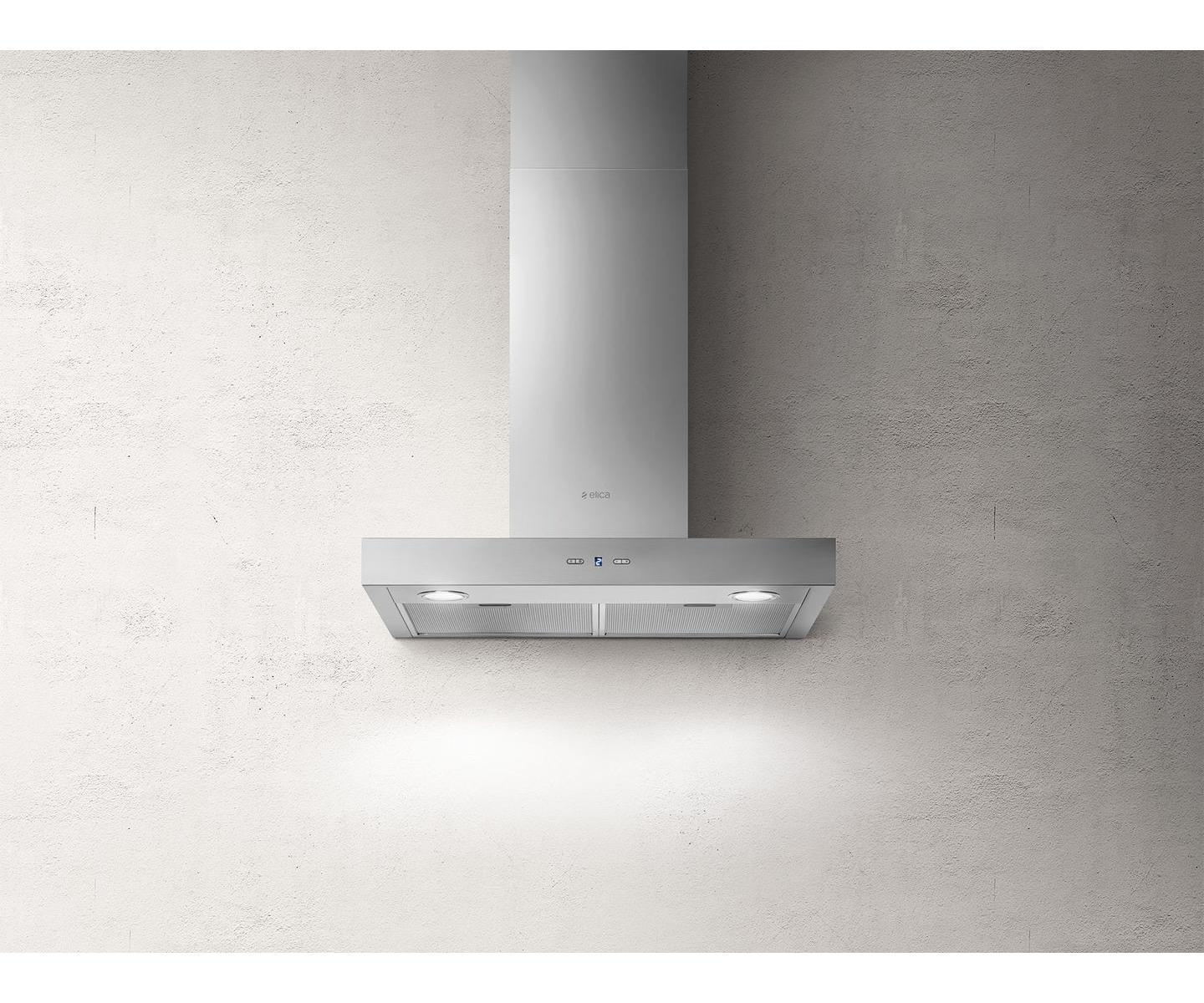 Elegante cappa aspirante in acciaio inox con pannello touch e luci.