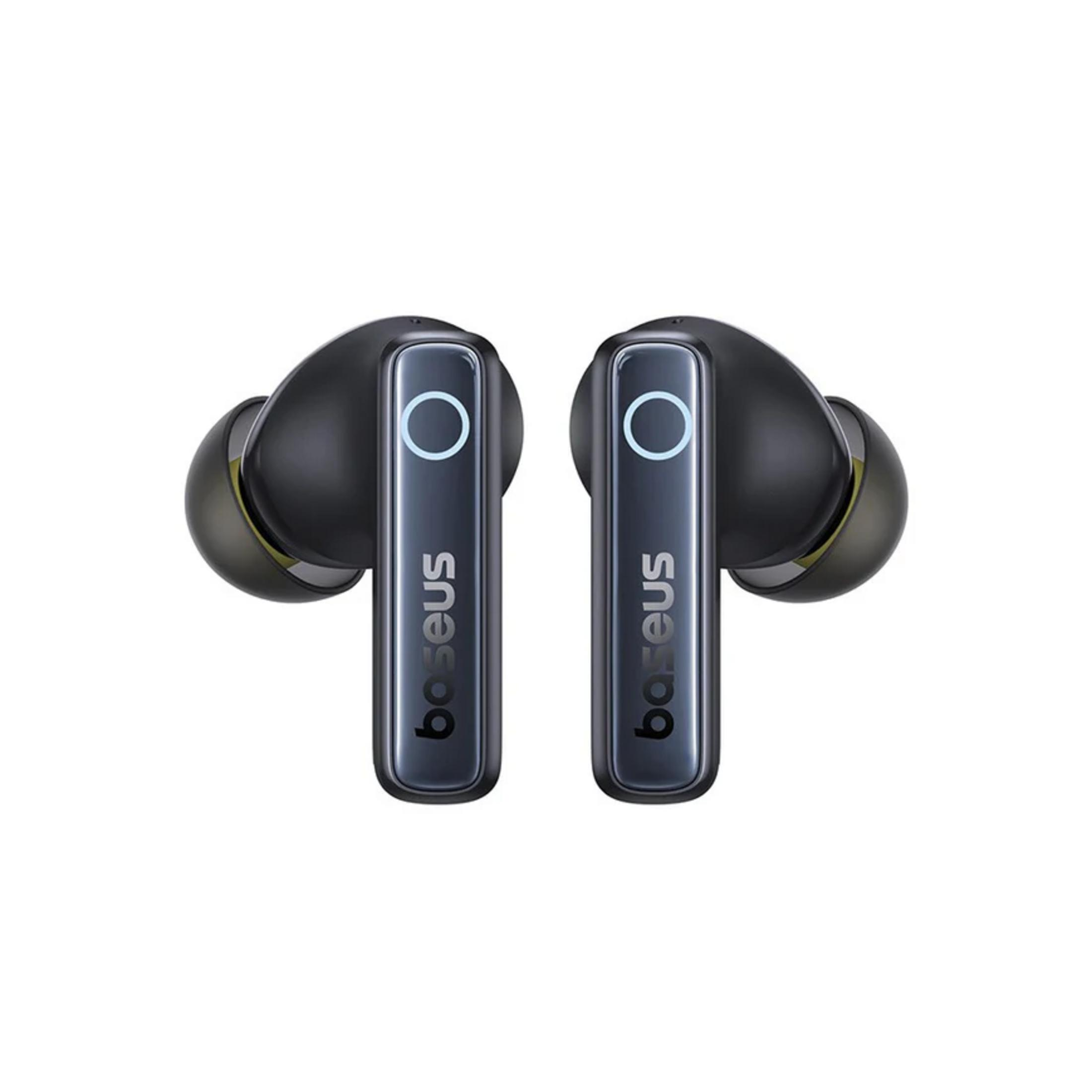 Due auricolari wireless neri con accenti argentati e logo Baseus.