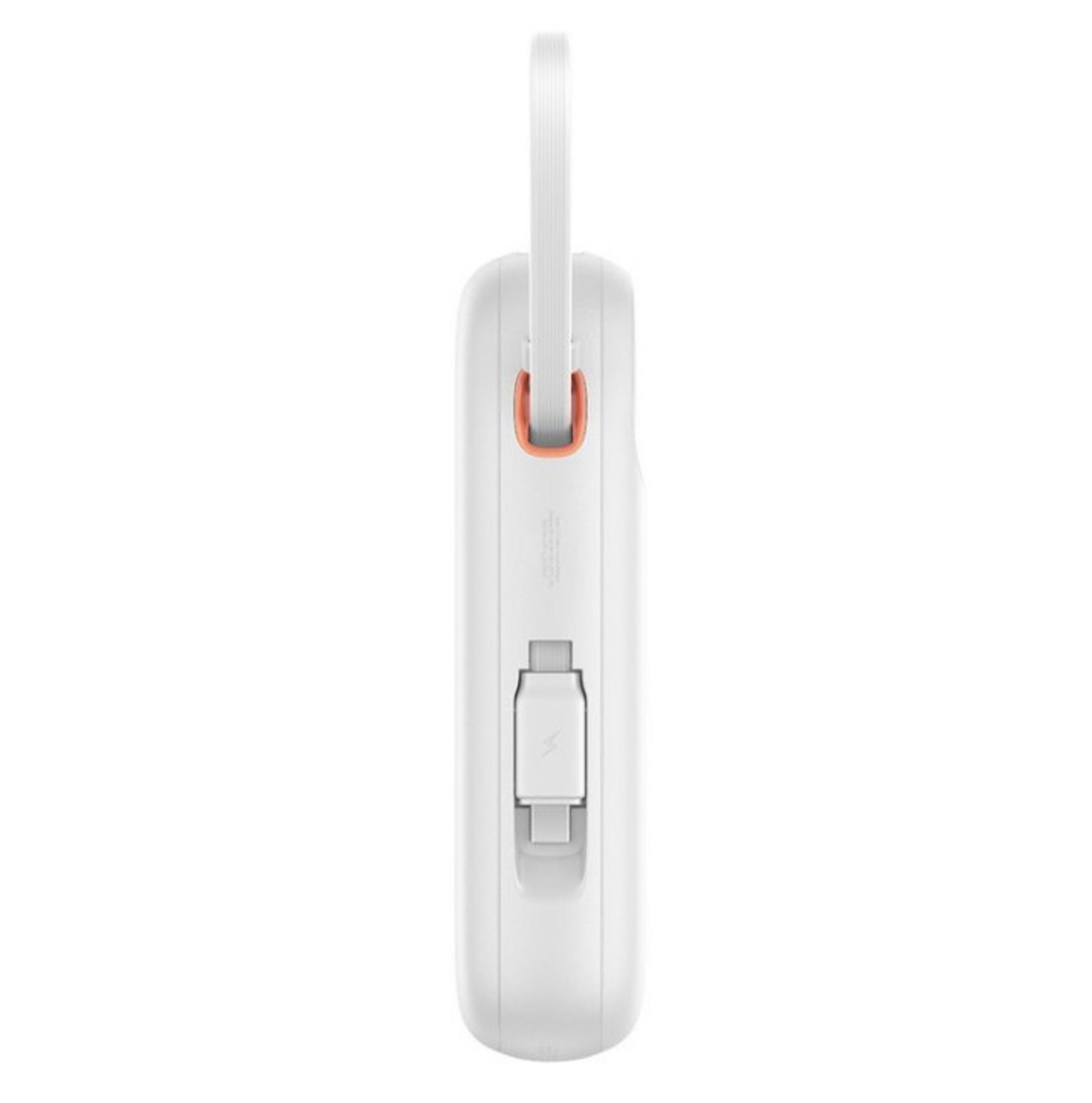 Een witte lader met een oranje haak en USB-poort.