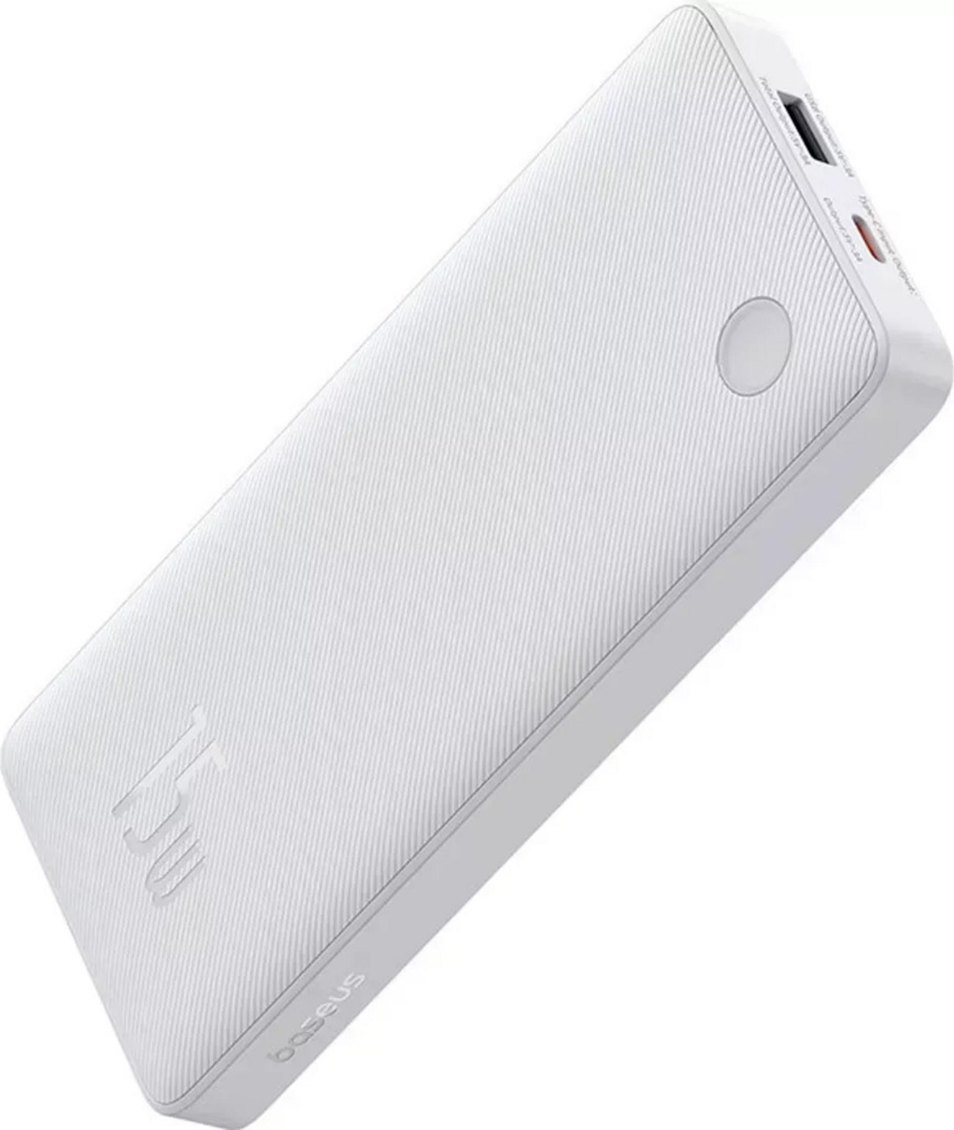 Ein weißes, geripptes Baseus Powerbank mit Anschlüssen an der Oberseite.