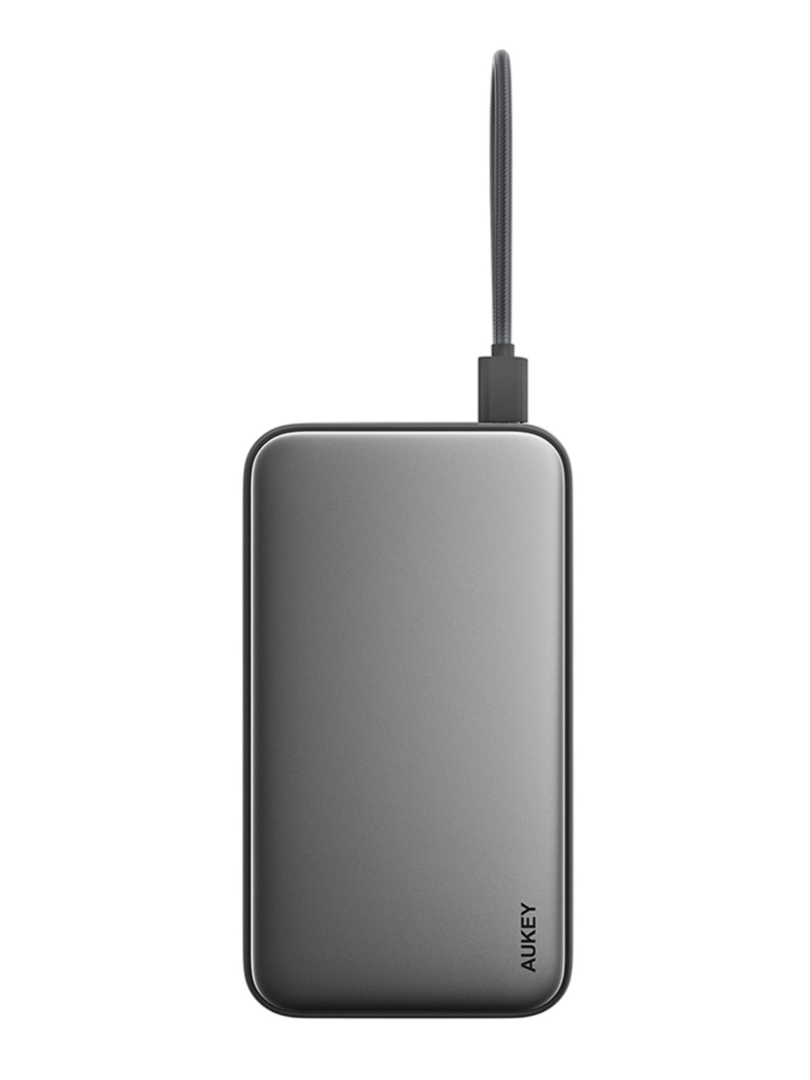 Power bank AUKEY grigio con cavo USB-C, isolata su sfondo bianco.