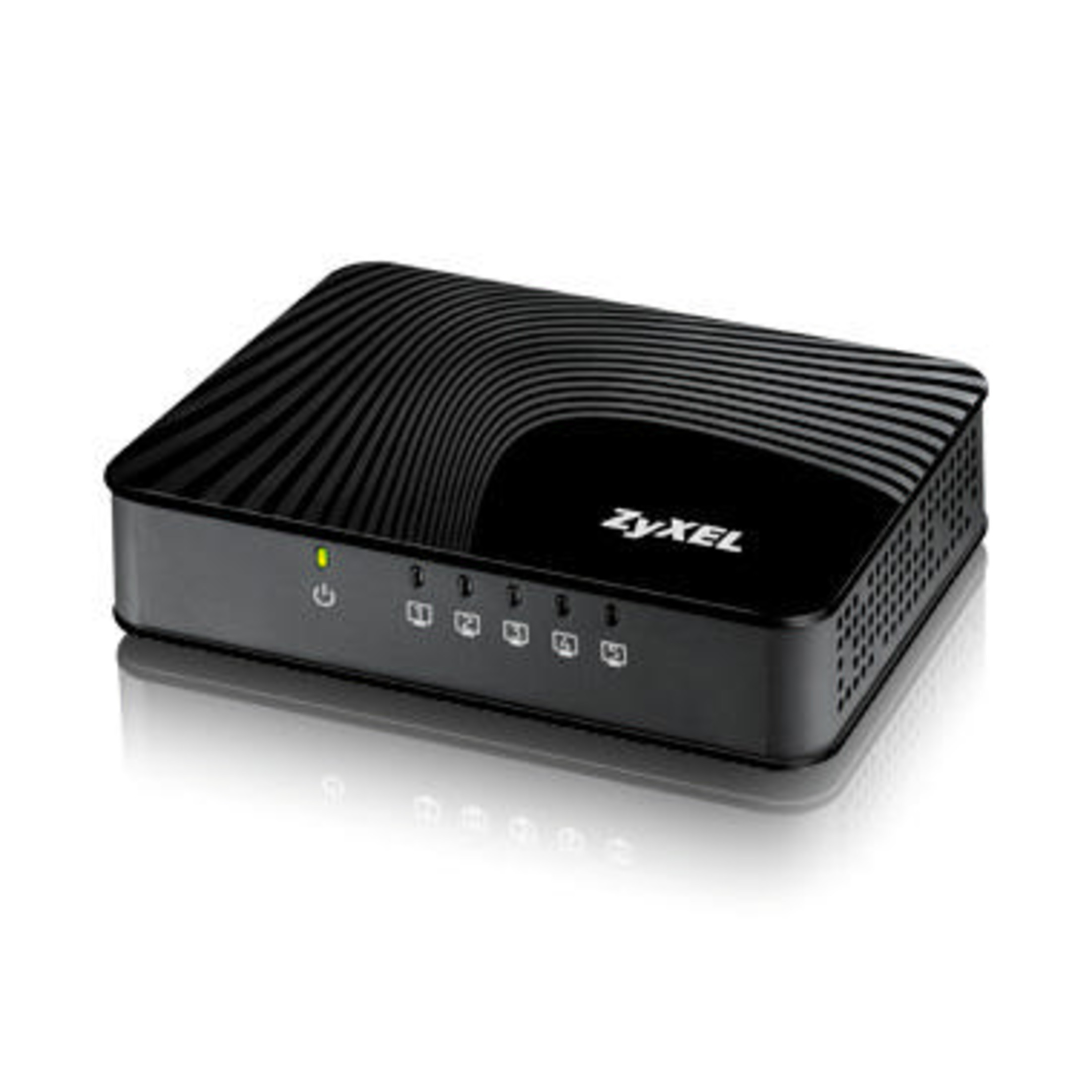 Uno switch di rete ZyXEL nero con spie di stato e porte sul davanti.