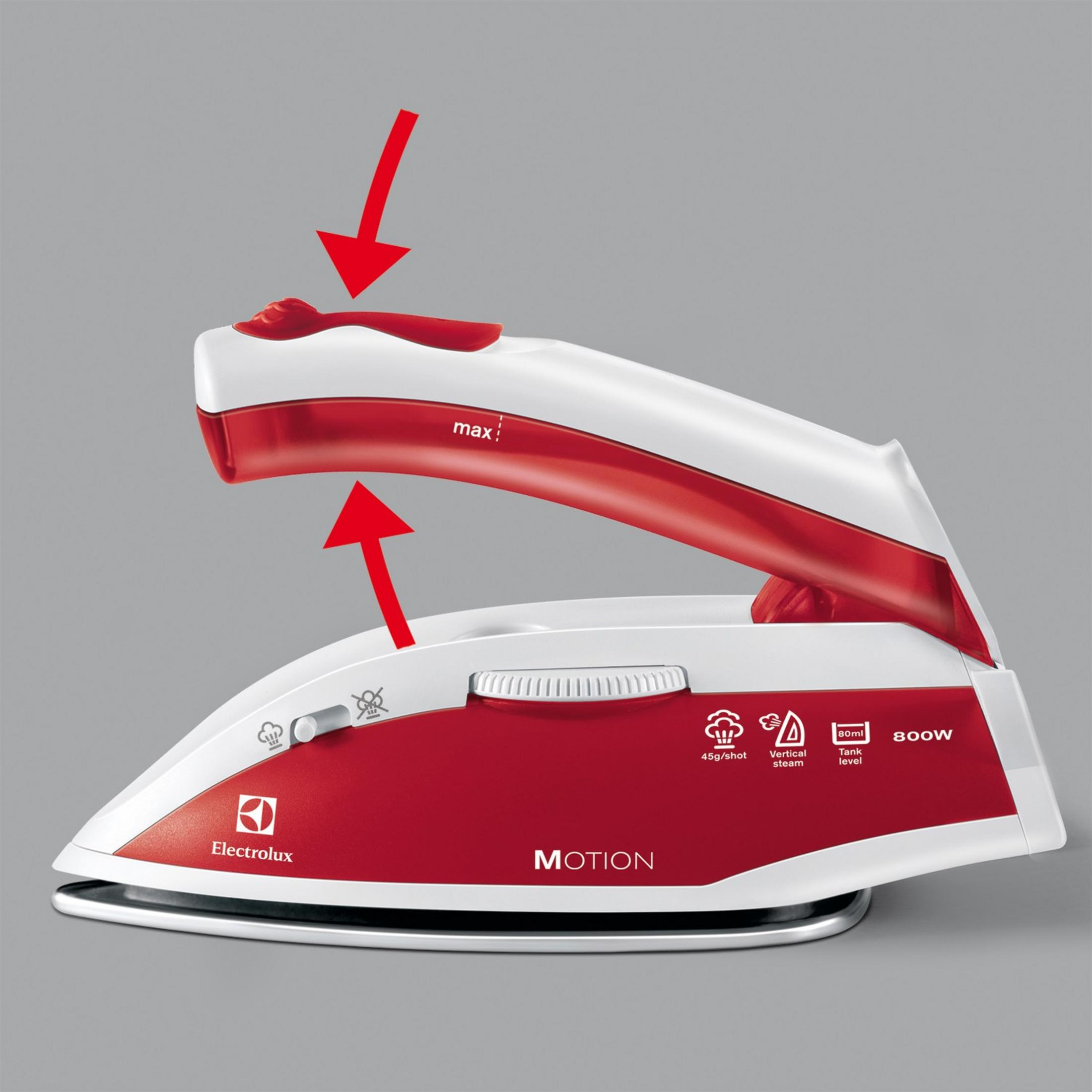 Ferro da stiro Electrolux rosso e bianco con 