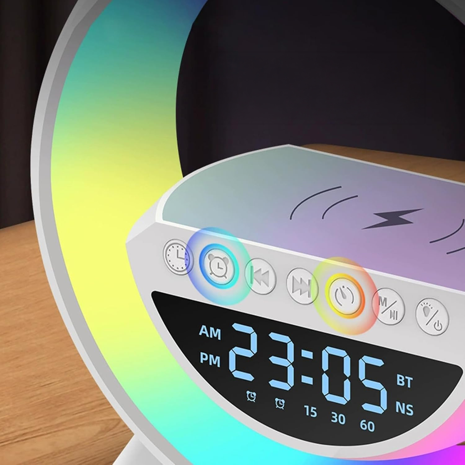 Una sveglia moderna con luci colorate e display digitale. L'ora è 23:05.