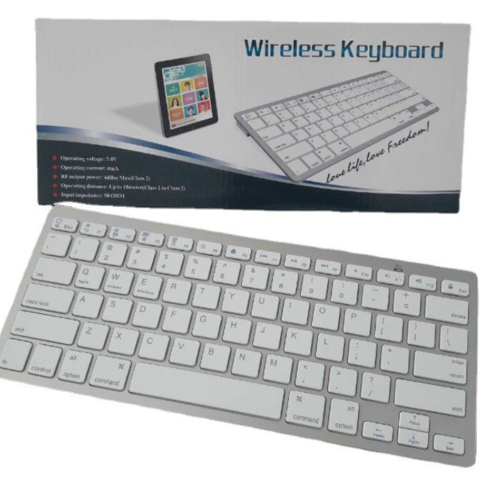 Silberne kabellose Tastatur mit weißer Verpackung, die ein Tablet und Spezifikationen zeigt.