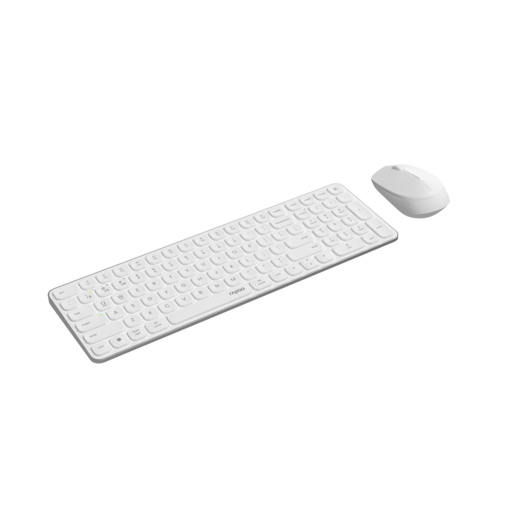Eine weiße kabellose Tastatur und Maus sind auf weißem Hintergrund zu sehen.