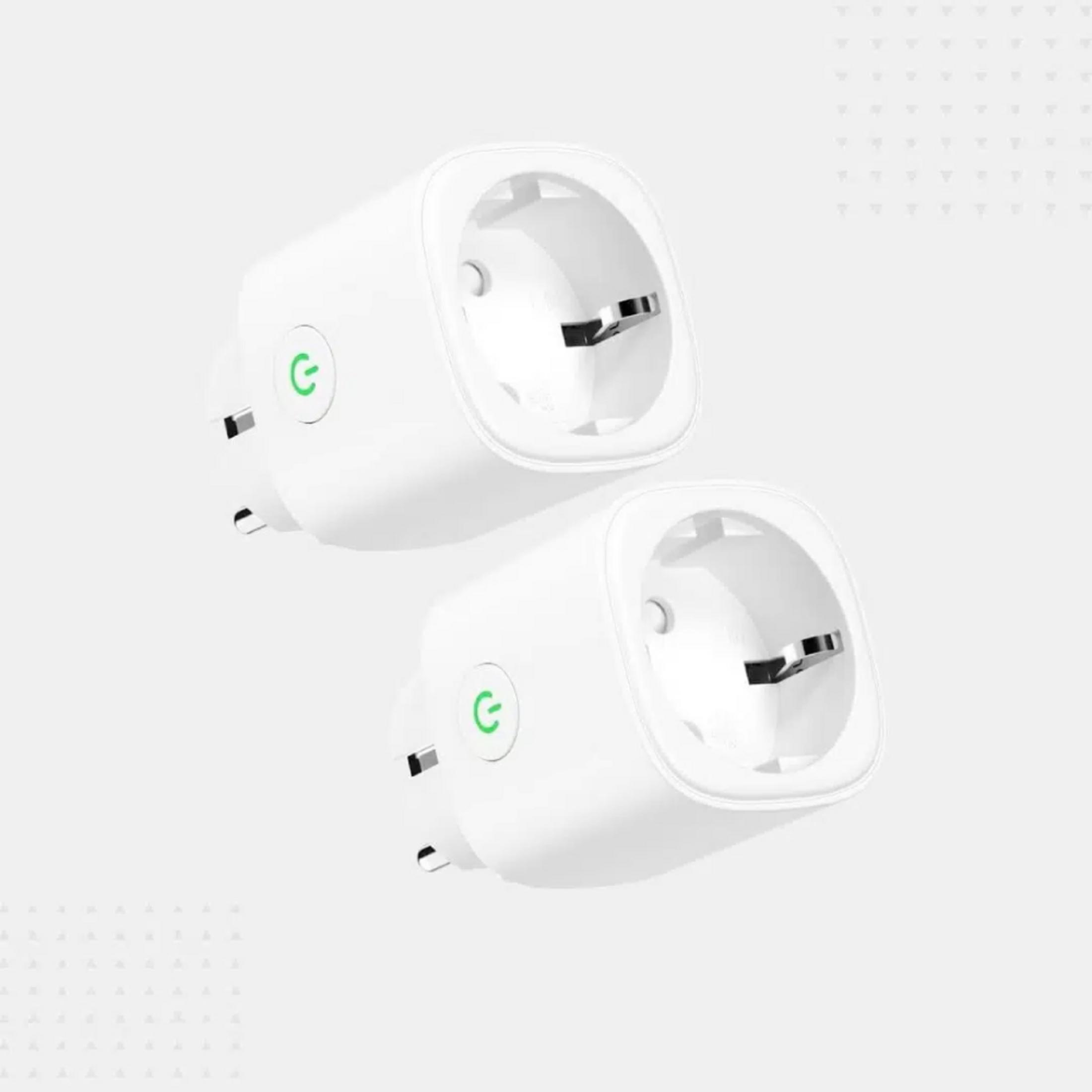 Yeşil güç düğmesi simgeli iki beyaz fiş adaptörü.