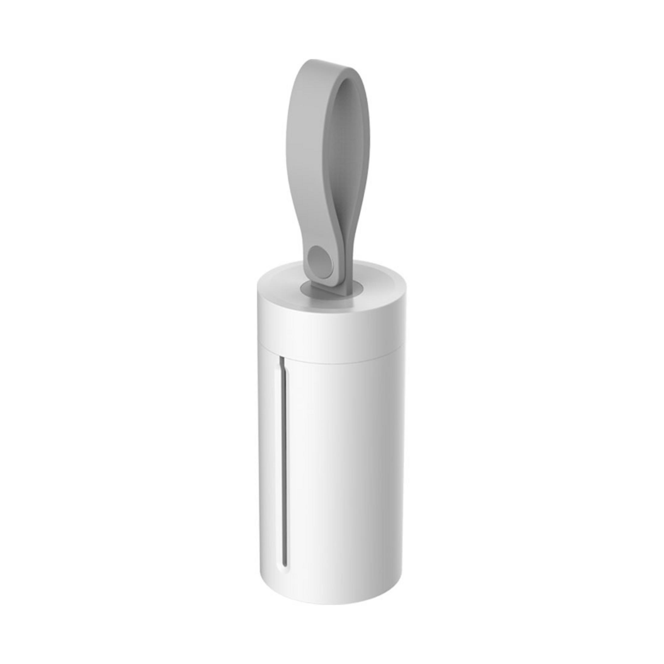 Un contenitore cilindrico bianco con manico ad anello grigio.