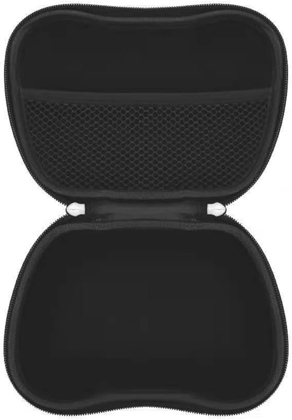 Ein offenes schwarzes Etui mit einem Netzfach im oberen Deckel.