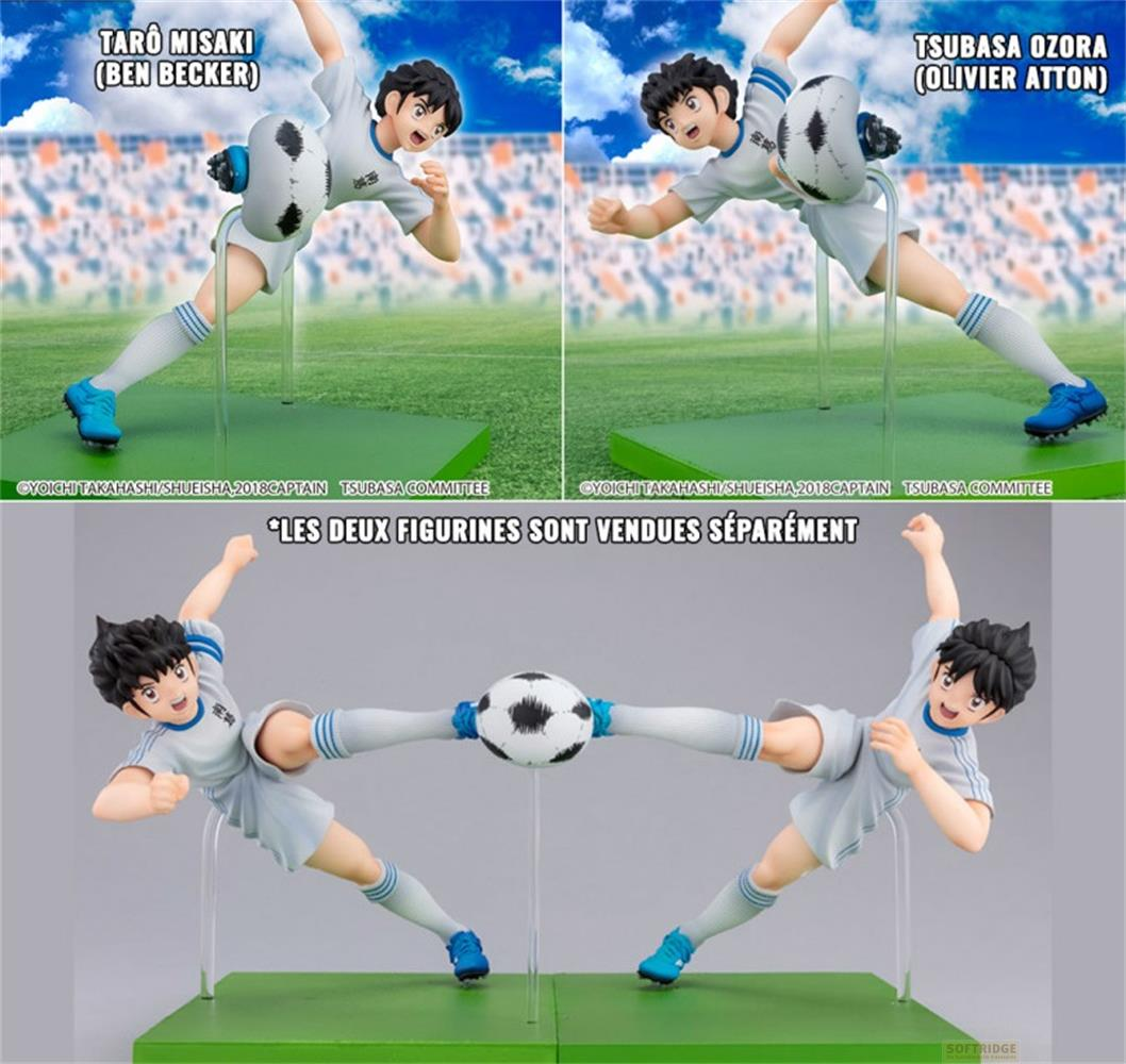 Zwei Anime-Fußballfiguren, eine in Blau und Weiß, die andere in Grau und Weiß.