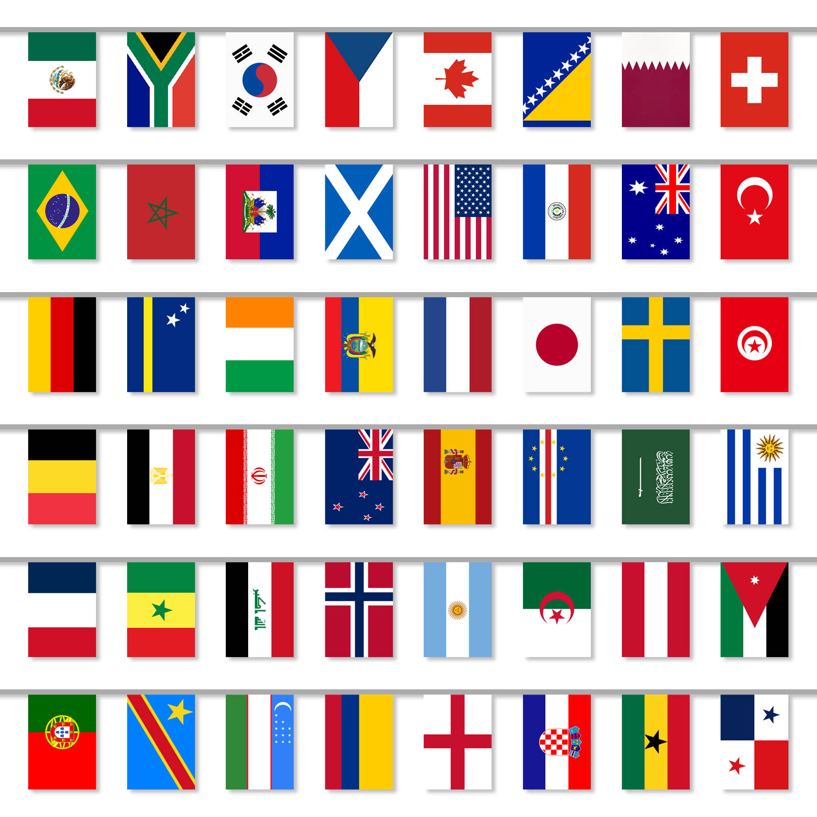 Reihe von Länderflaggen auf einer Schnur, die verschiedene Länder repräsentieren.
