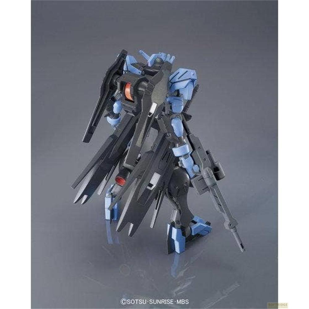 Ein blauer und schwarzer Roboter mit einem Gewehr auf grauen Hintergrund.