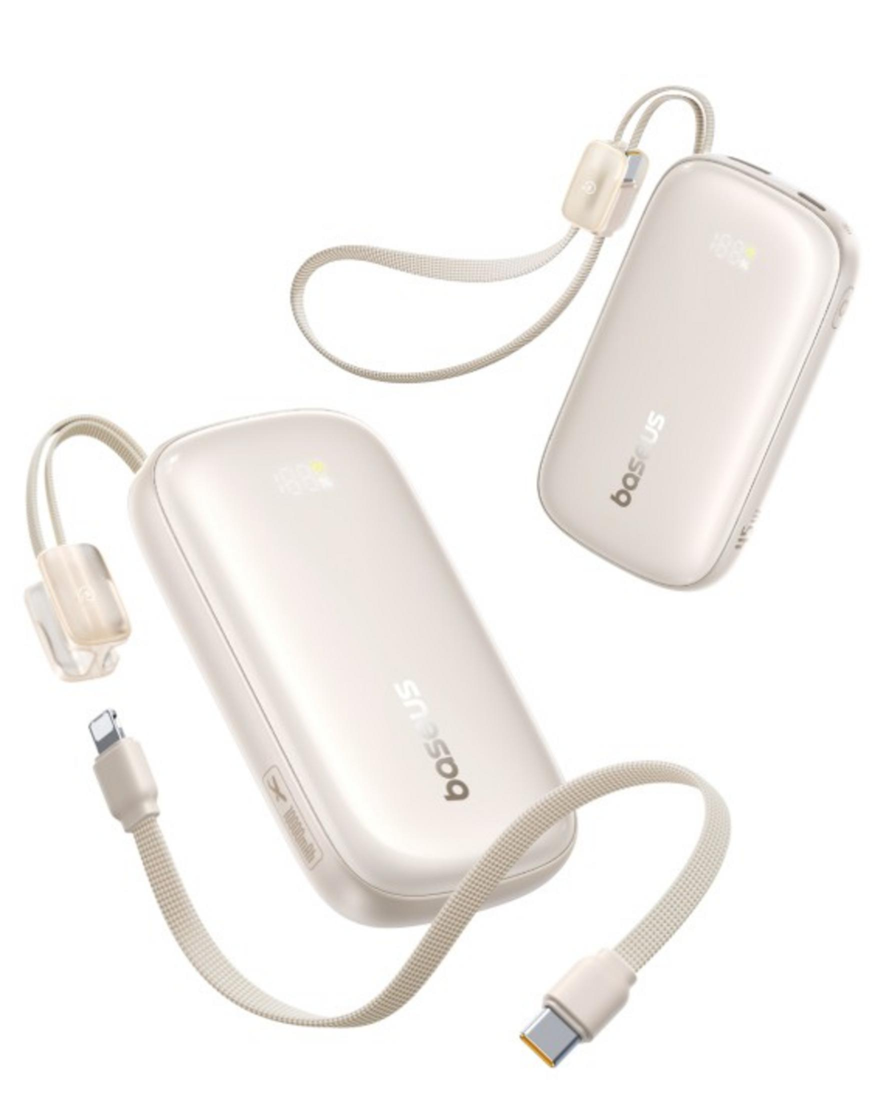 Due power bank bianche con cordino e cavo USB-C, una mostra 10000mAh.