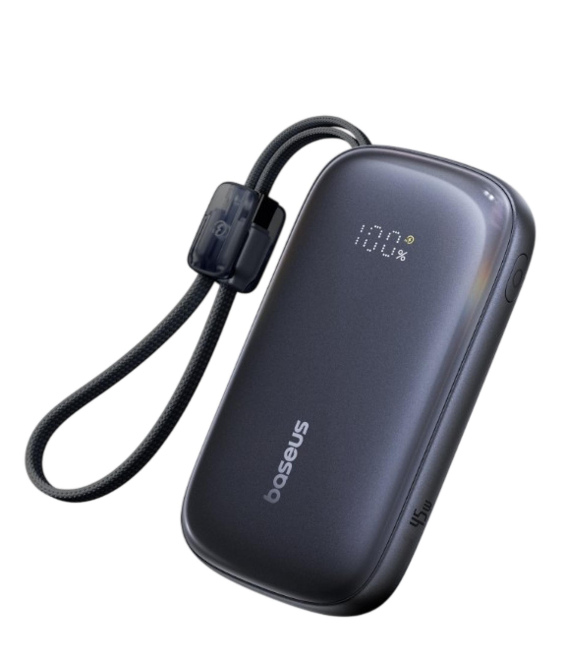 Power bank Baseus grigio scuro al 100% di carica con indicazione 45W.