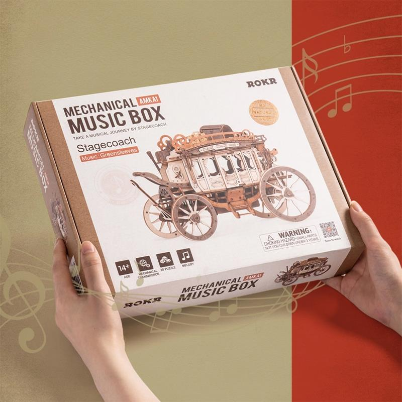 ROKR mekanik müzik kutusu kiti, atlı araba modeli, kutusunda gösteriliyor. Müzik ve 3D yapboz içerir.