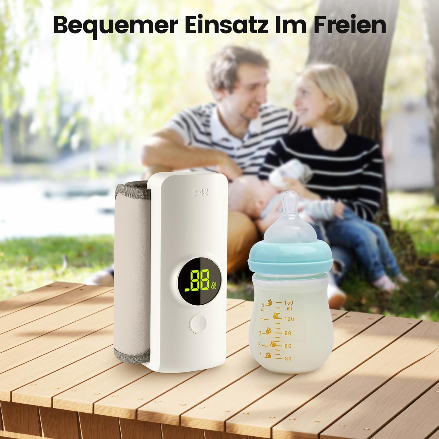 Ein Blutdruckmessgerät und eine Babyflasche auf einem Holztisch.
